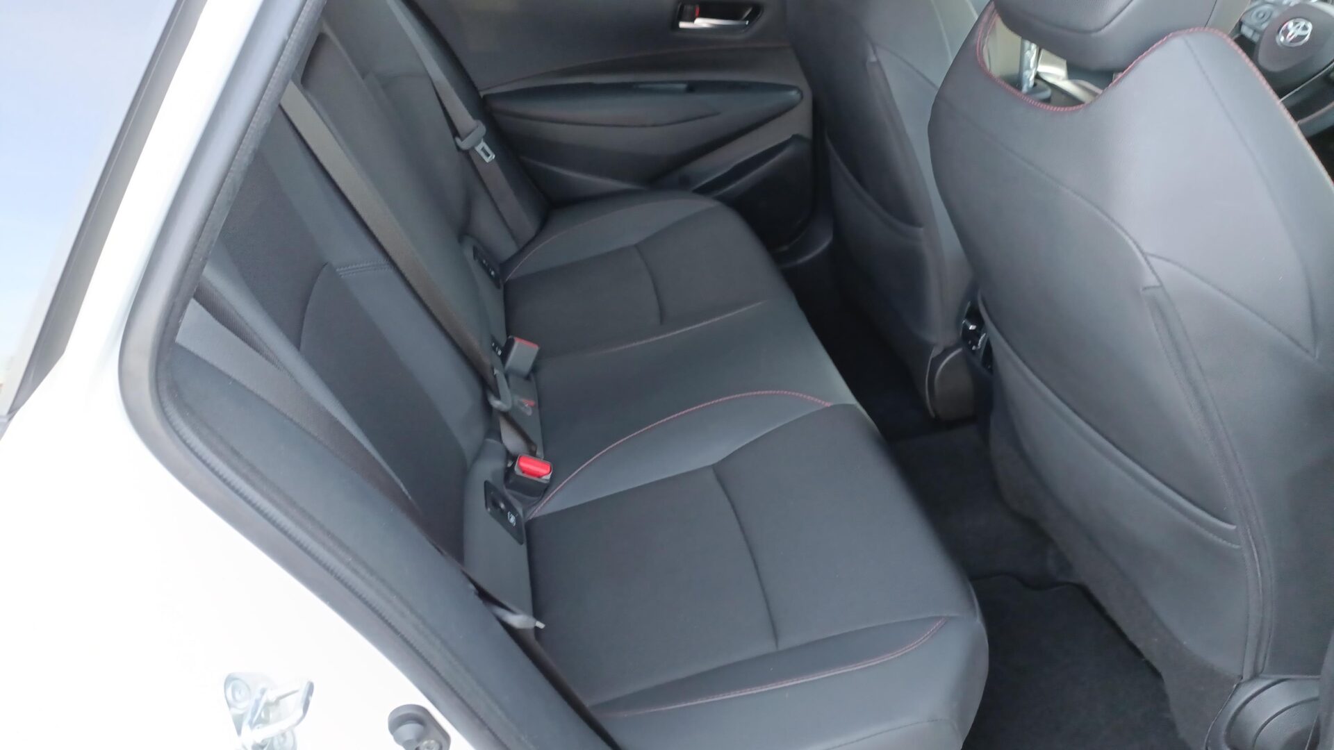 Toyota Corolla - zdjęcie 10