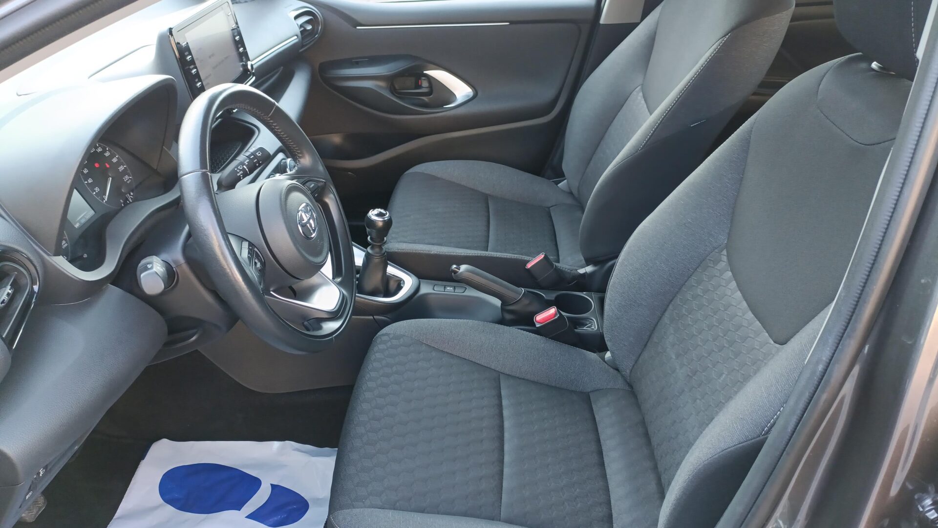 Toyota Yaris - zdjęcie 15