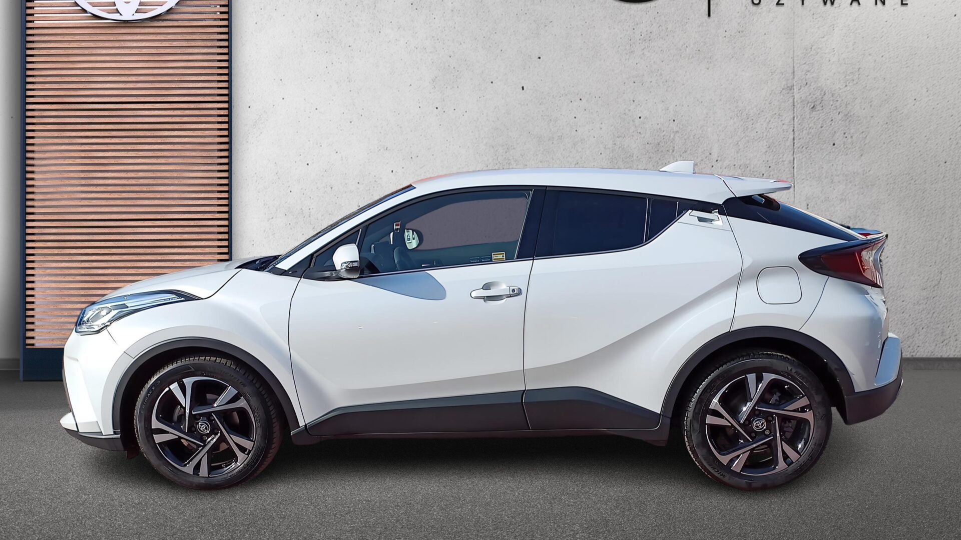 Toyota C-HR - zdjęcie 2