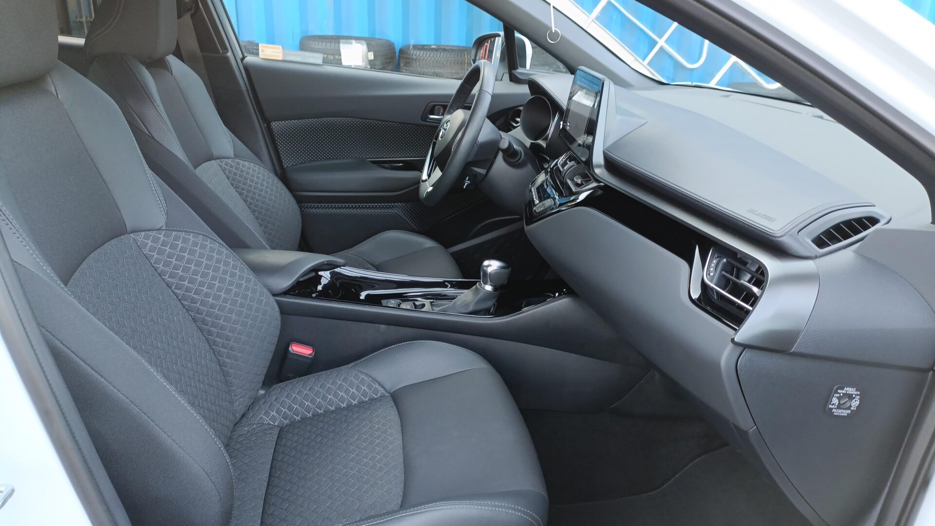 Toyota C-HR - zdjęcie 9