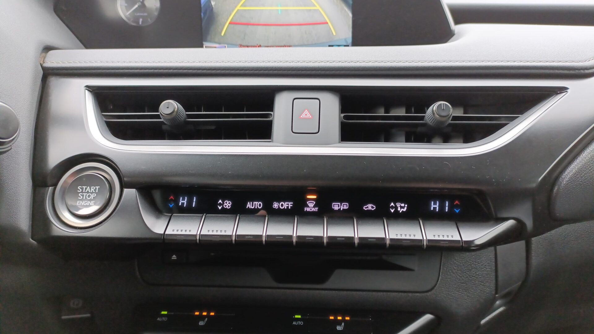 Lexus UX - zdjęcie 15