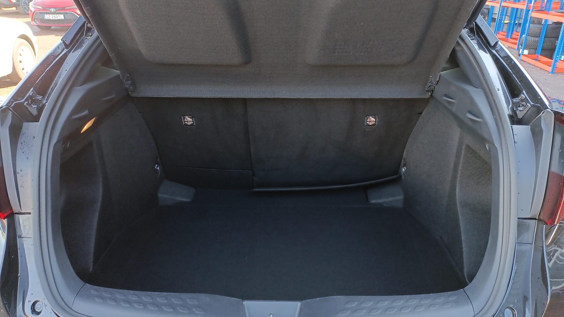 Toyota C-HR - zdjęcie 17