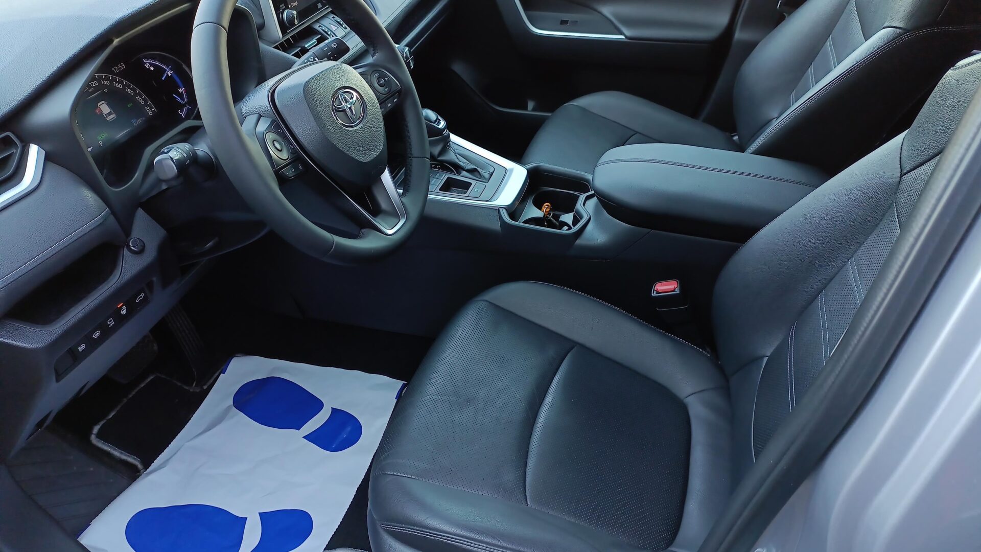 Toyota RAV4 - zdjęcie 9