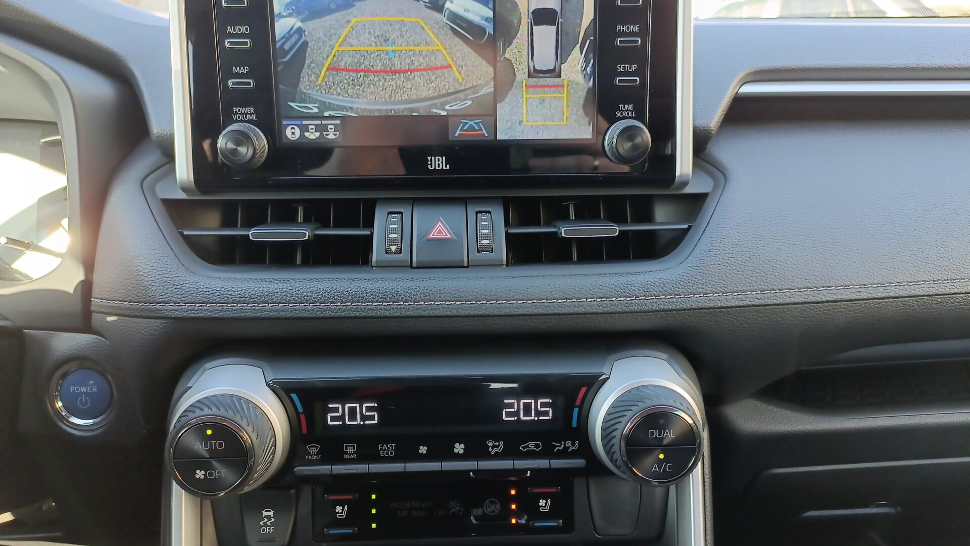 Toyota RAV4 - zdjęcie 18