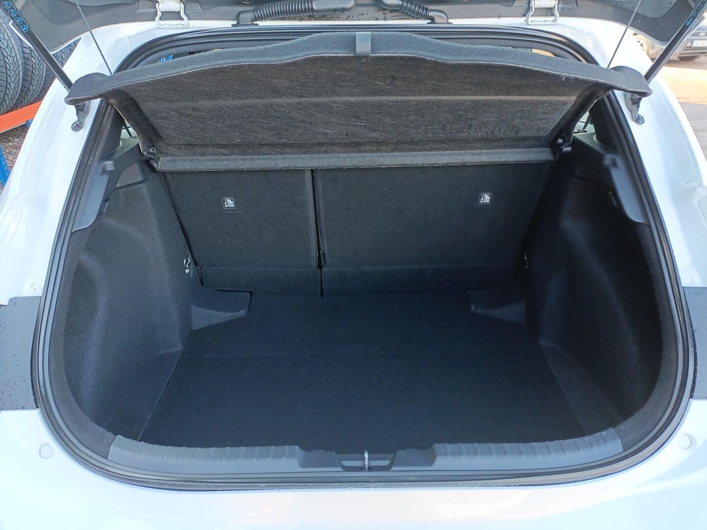 Toyota Corolla - zdjęcie 17