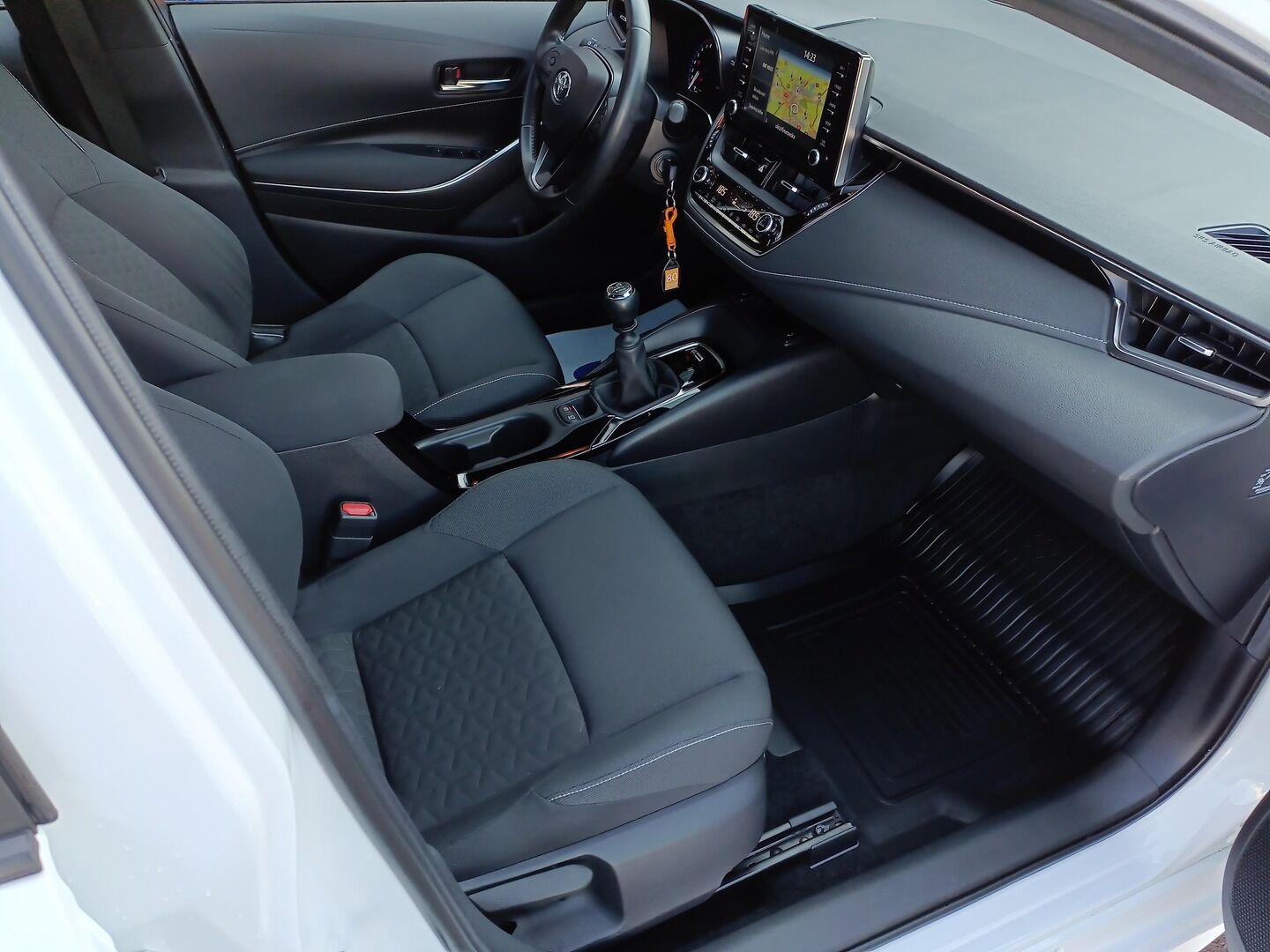 Toyota Corolla - zdjęcie 11