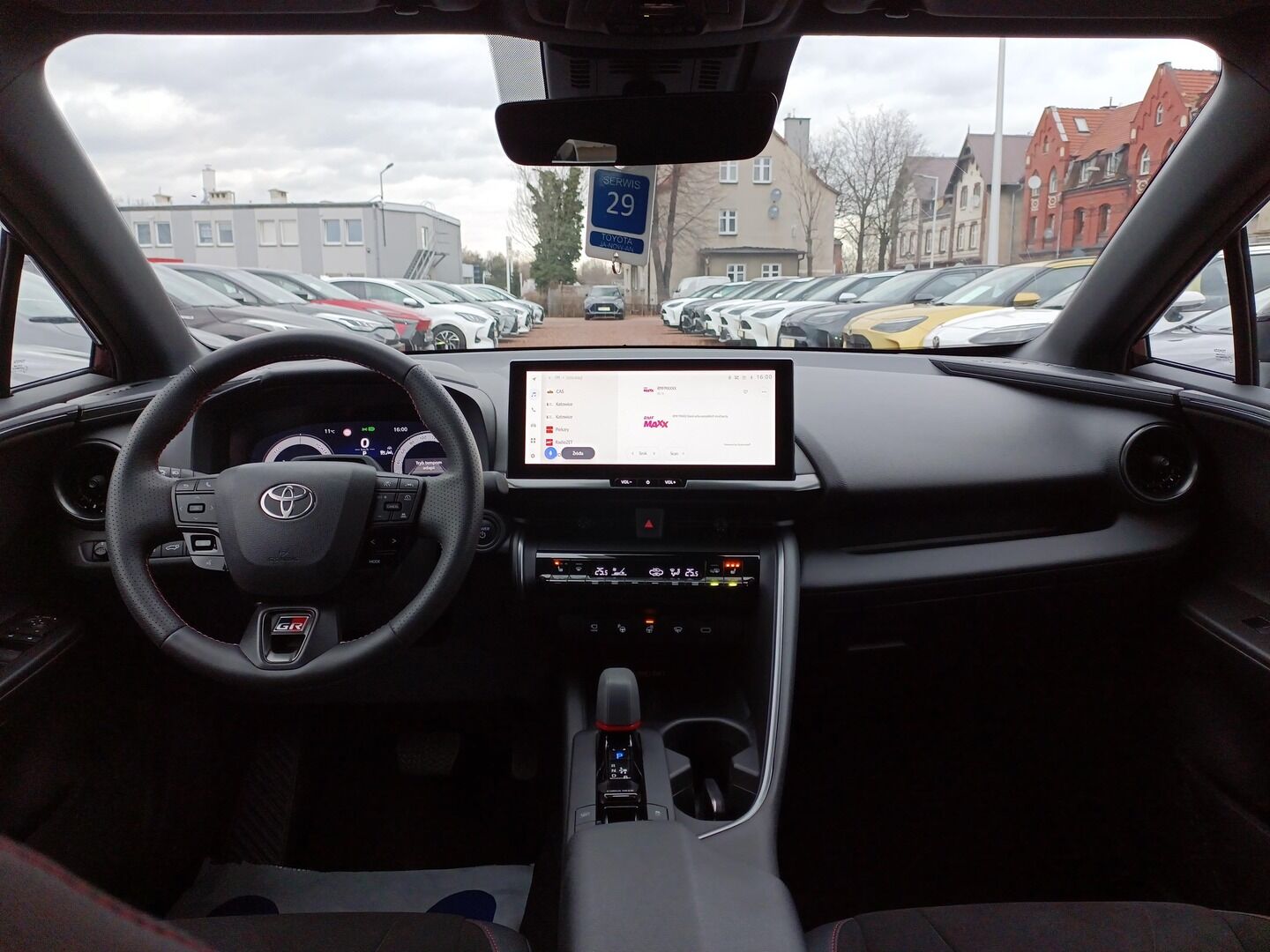 Toyota C-HR - zdjęcie 13