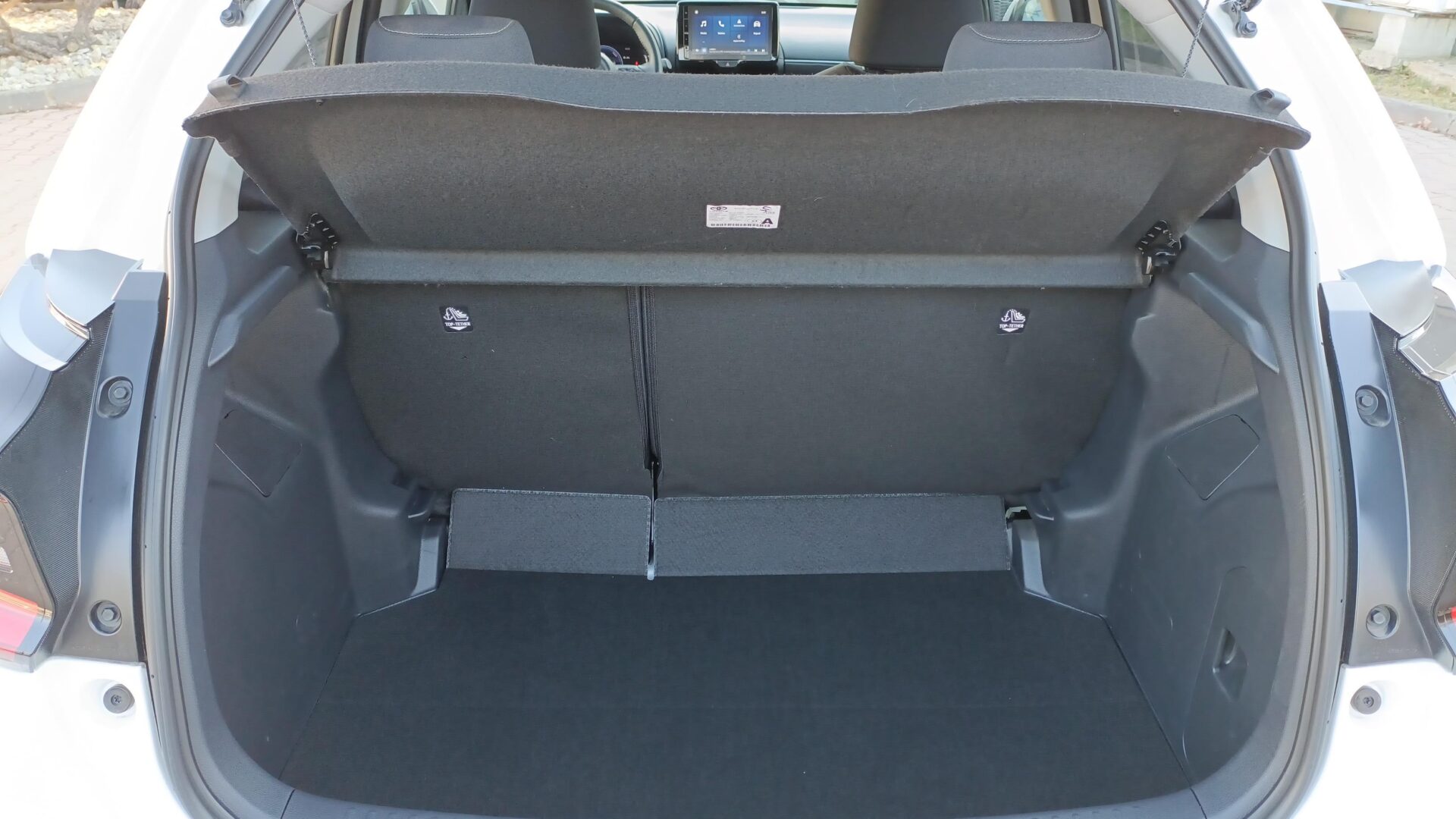 Toyota Yaris - zdjęcie 13