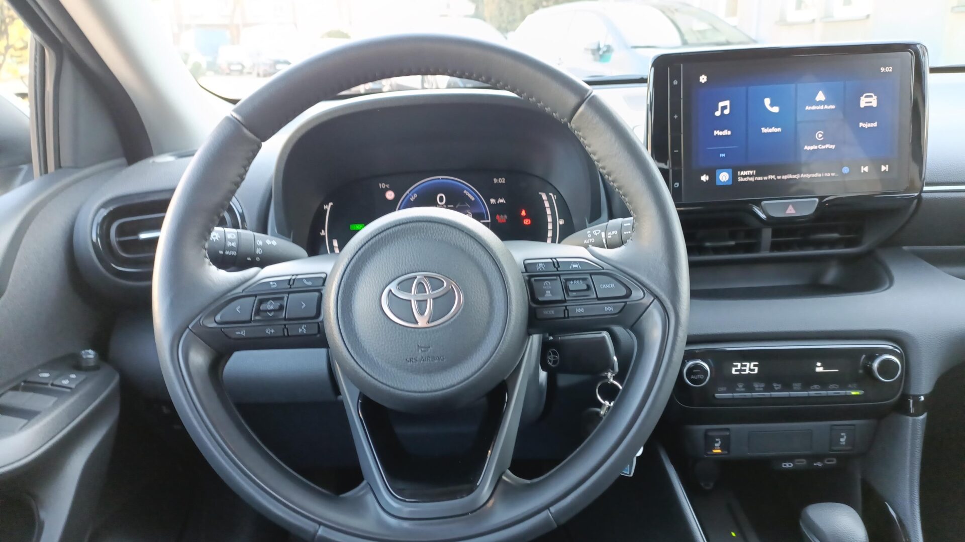 Toyota Yaris - zdjęcie 16