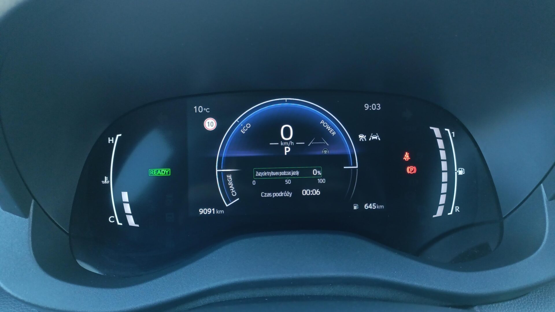 Toyota Yaris - zdjęcie 17