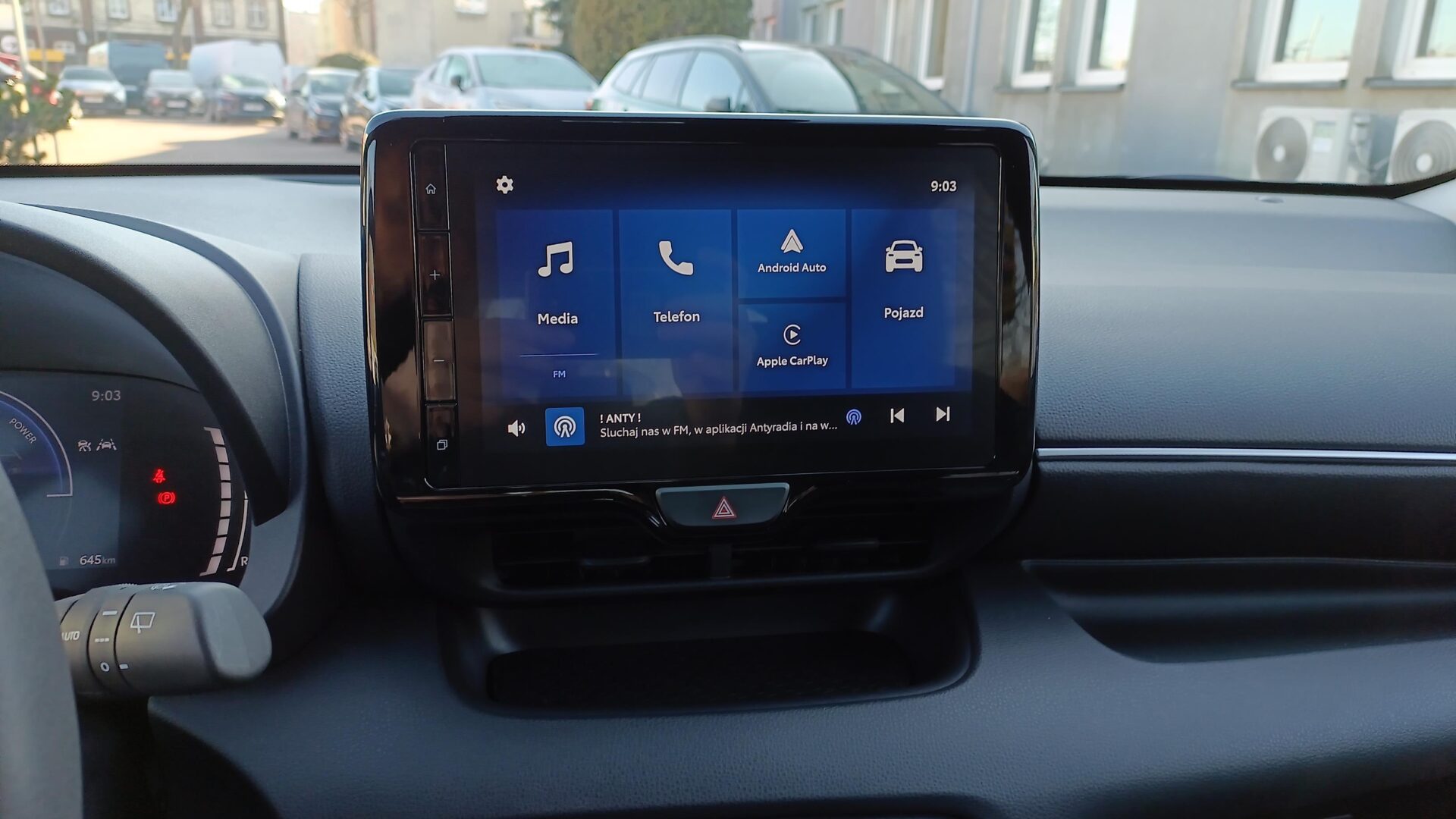 Toyota Yaris - zdjęcie 18