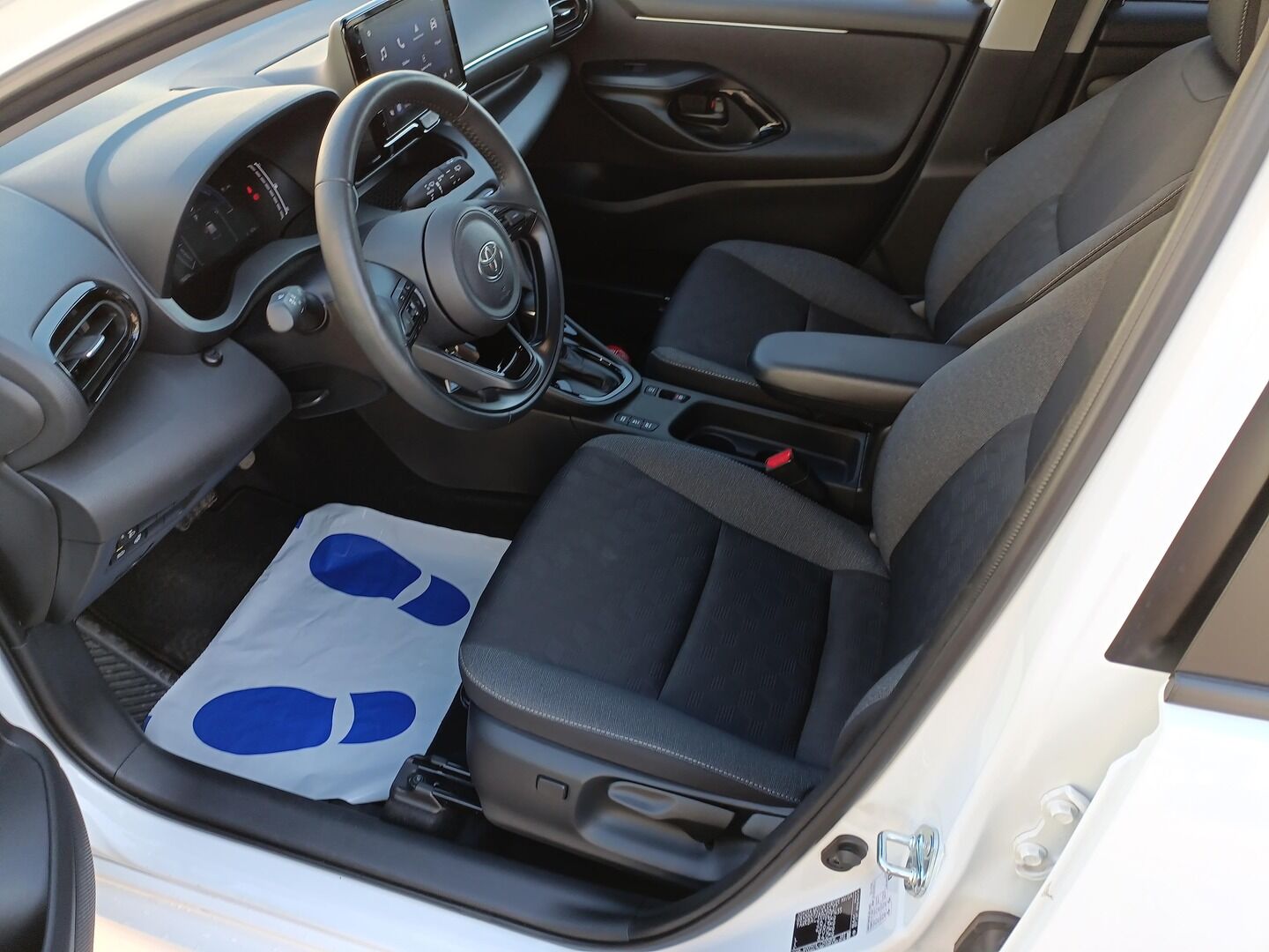 Toyota Yaris - zdjęcie 9