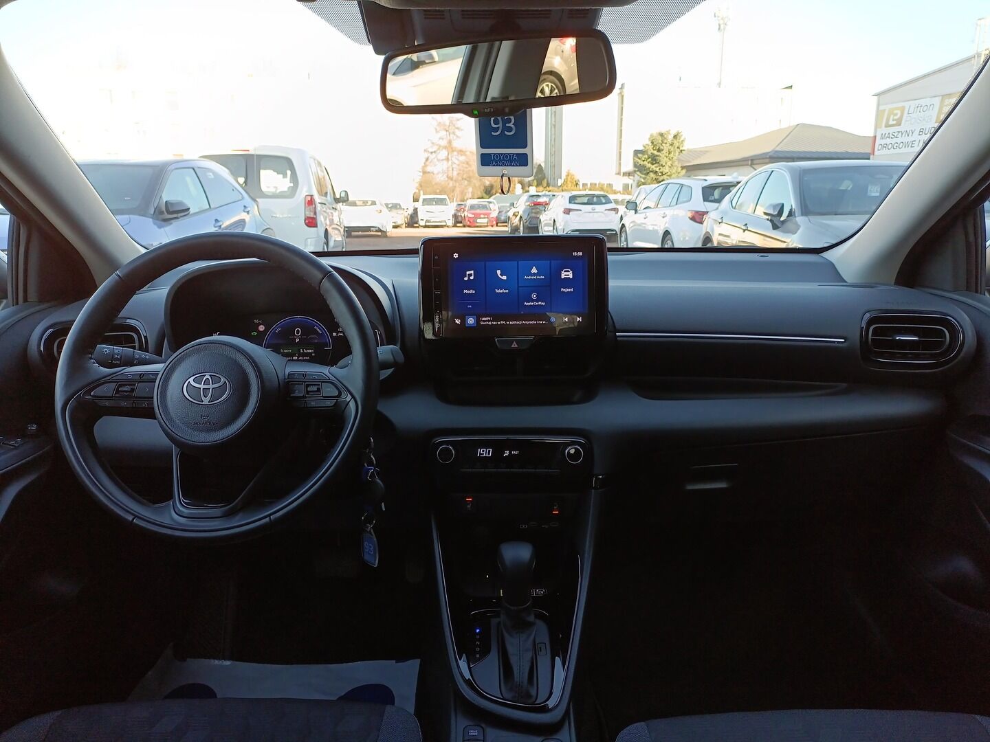 Toyota Yaris - zdjęcie 13