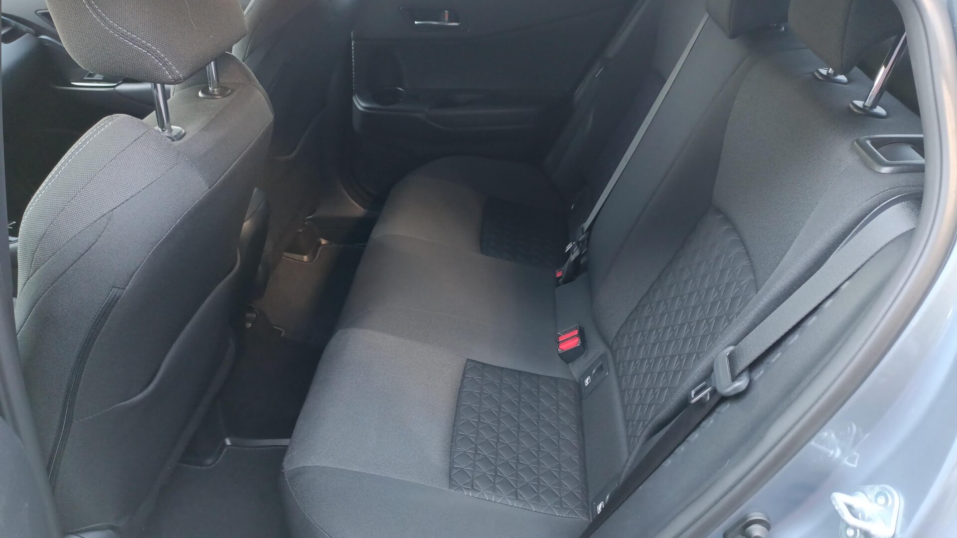 Toyota C-HR - zdjęcie 10