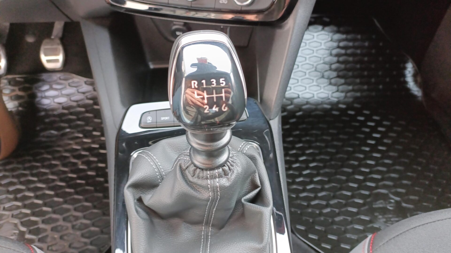 Opel Mokka - zdjęcie 23