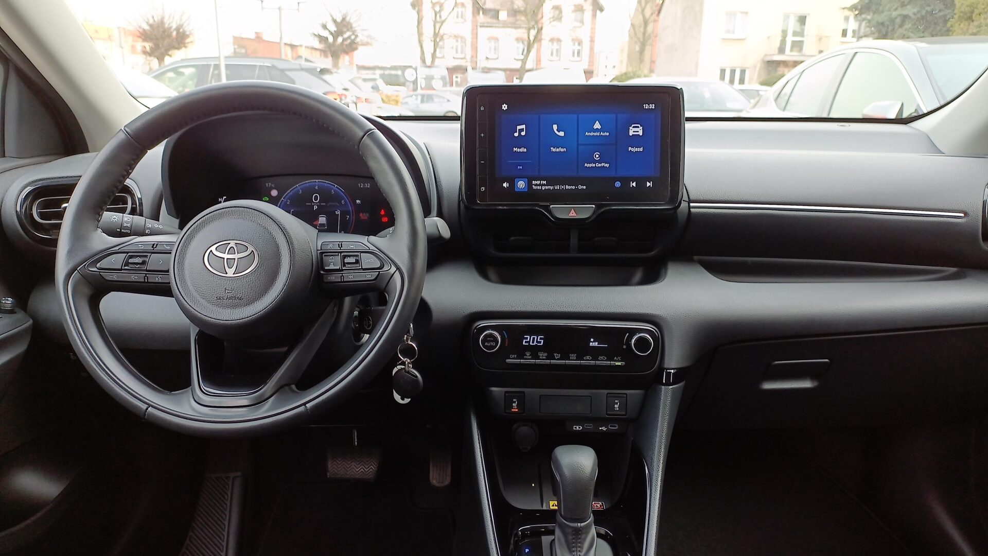 Toyota Yaris - zdjęcie 9