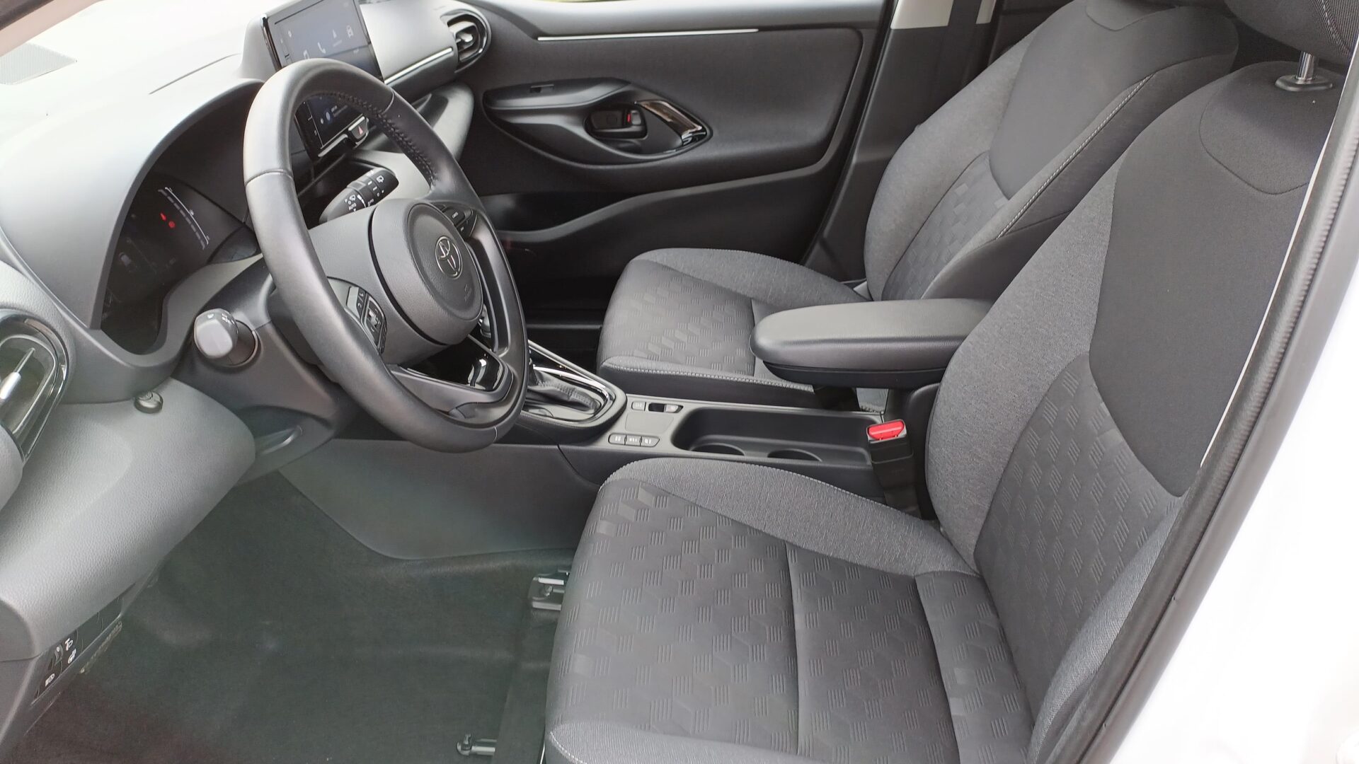 Toyota Yaris - zdjęcie 10