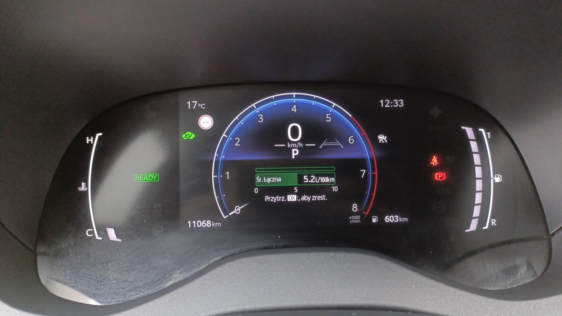 Toyota Yaris - zdjęcie 16