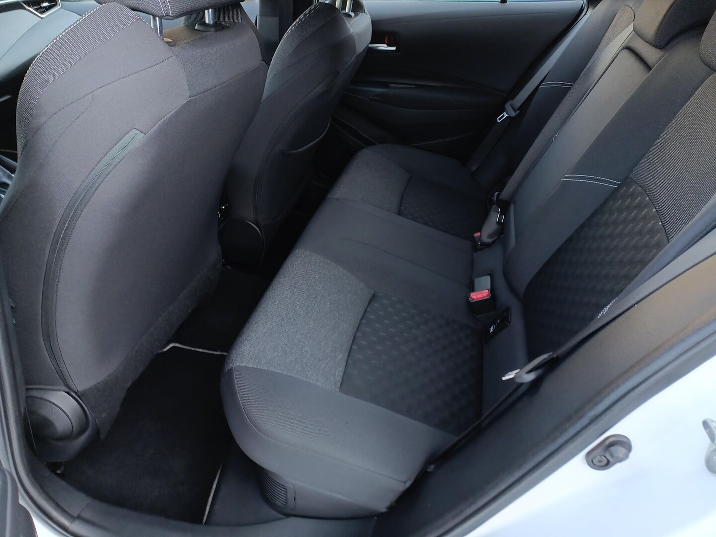 Toyota Corolla - zdjęcie 10