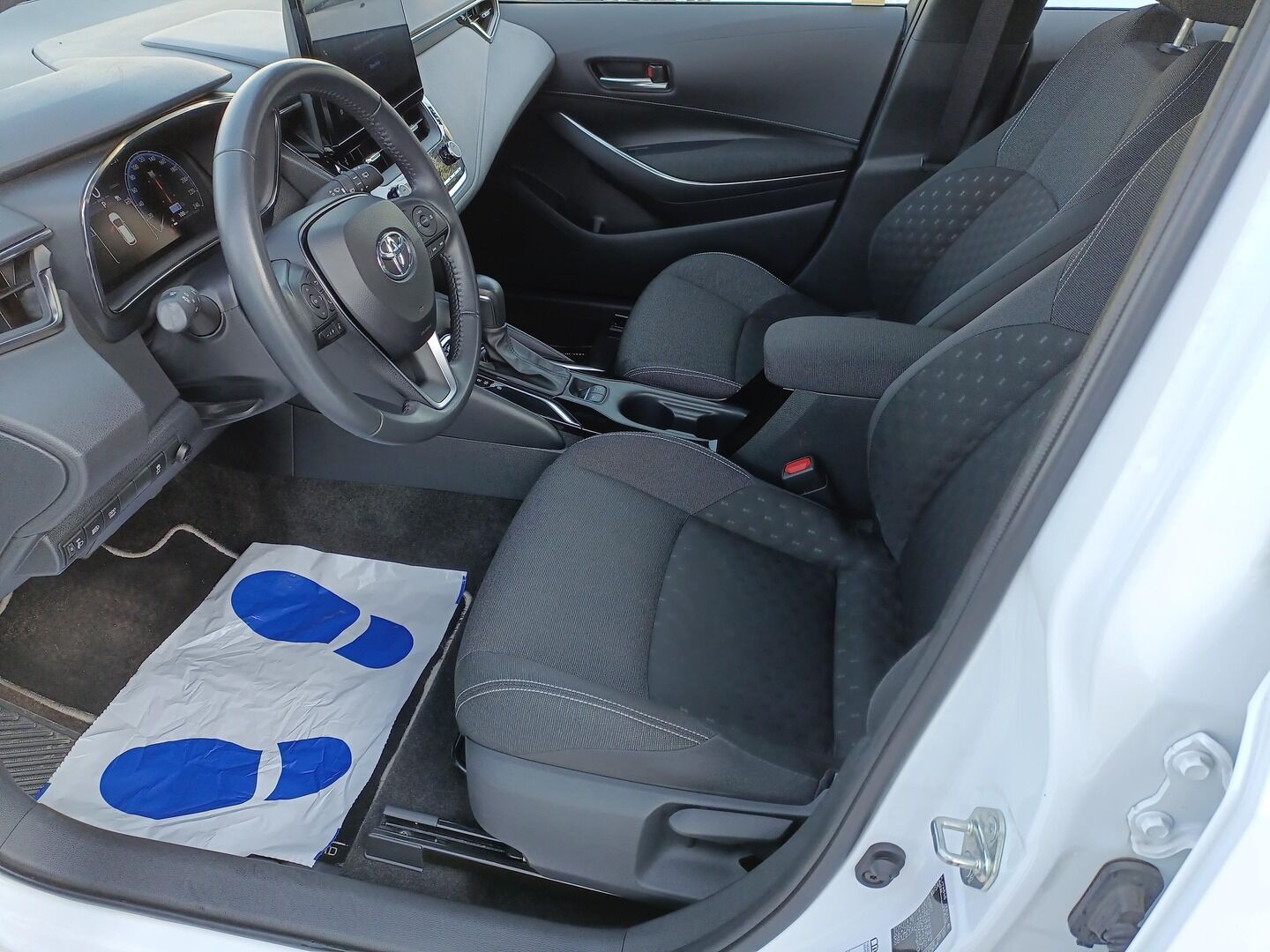 Toyota Corolla - zdjęcie 9