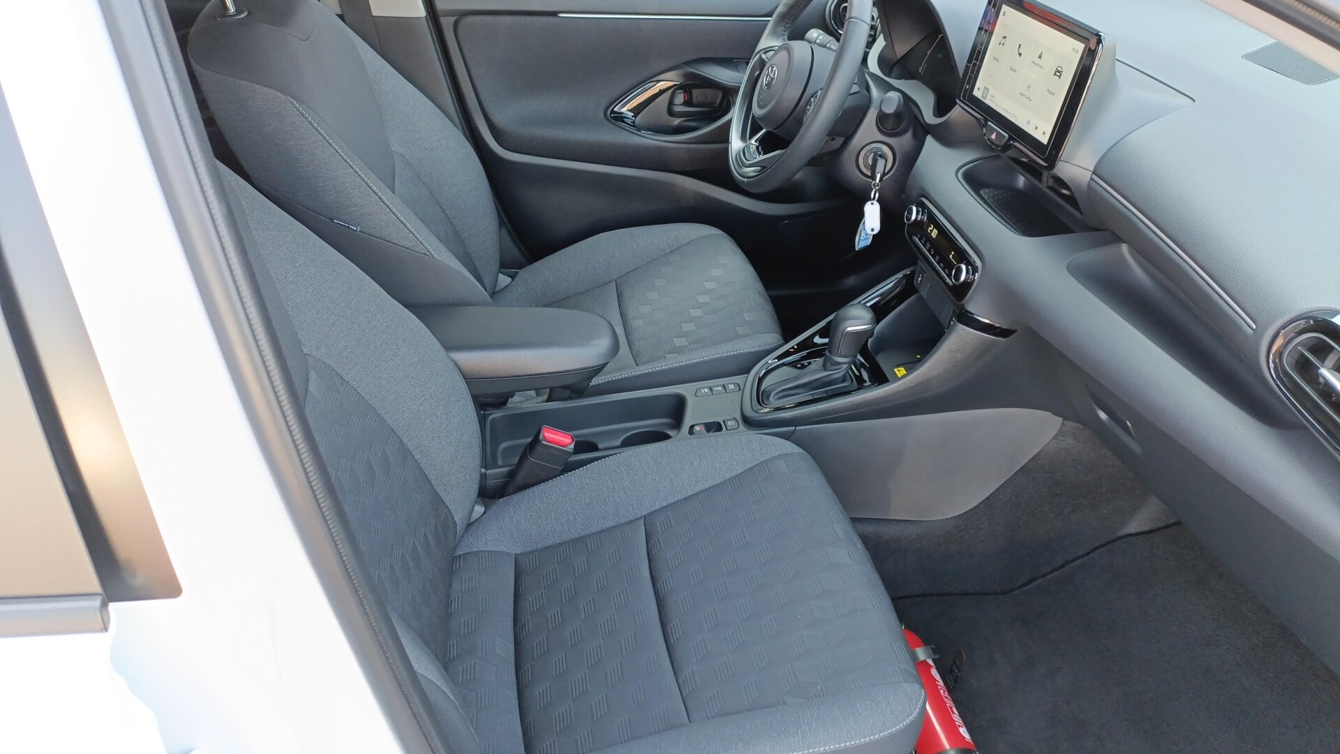 Toyota Yaris - zdjęcie 9