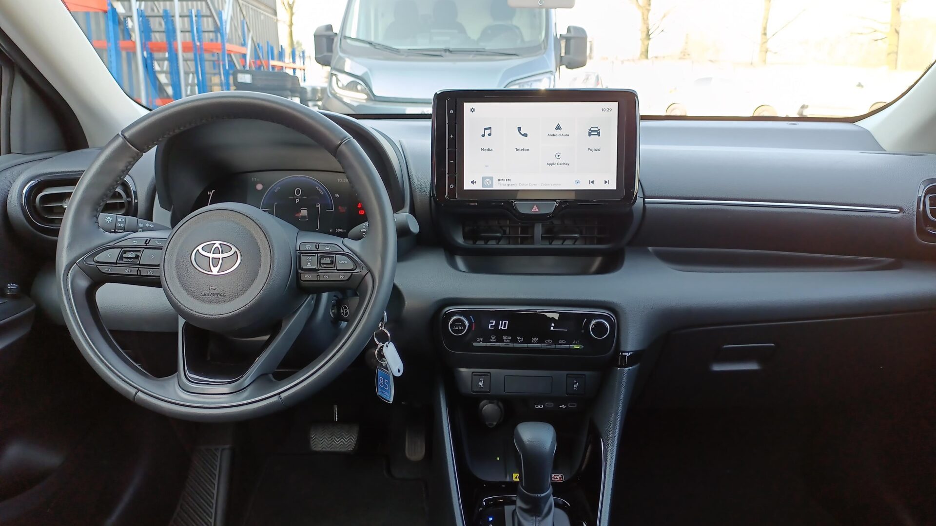 Toyota Yaris - zdjęcie 11