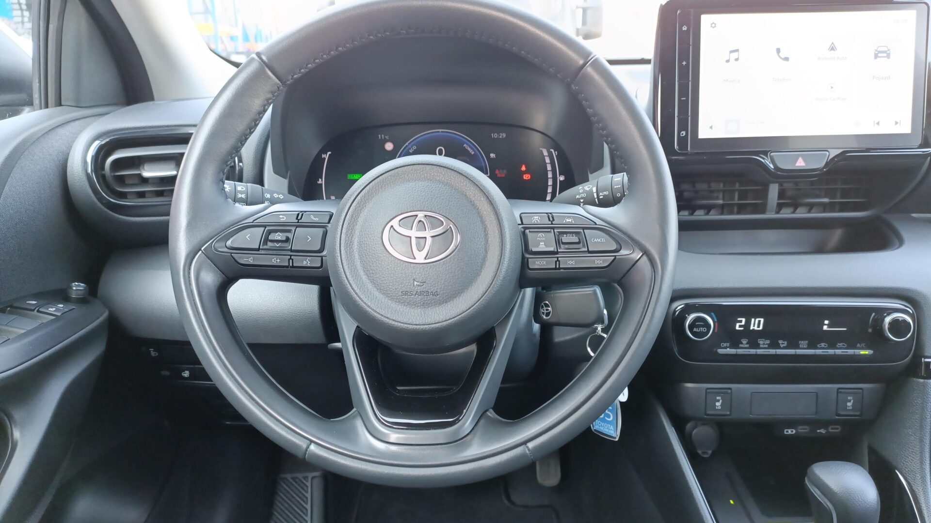 Toyota Yaris - zdjęcie 12