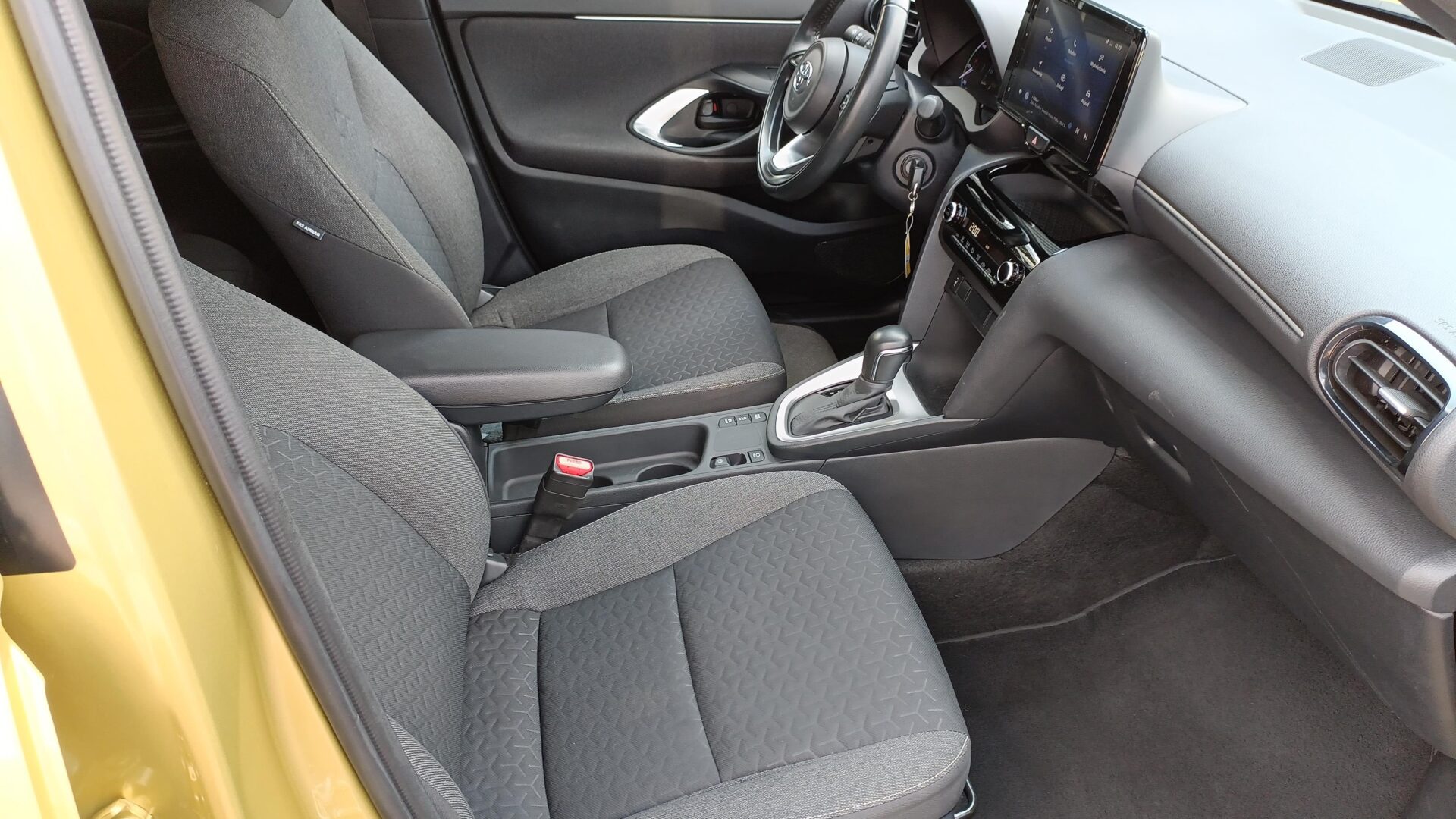 Toyota Yaris Cross - zdjęcie 9