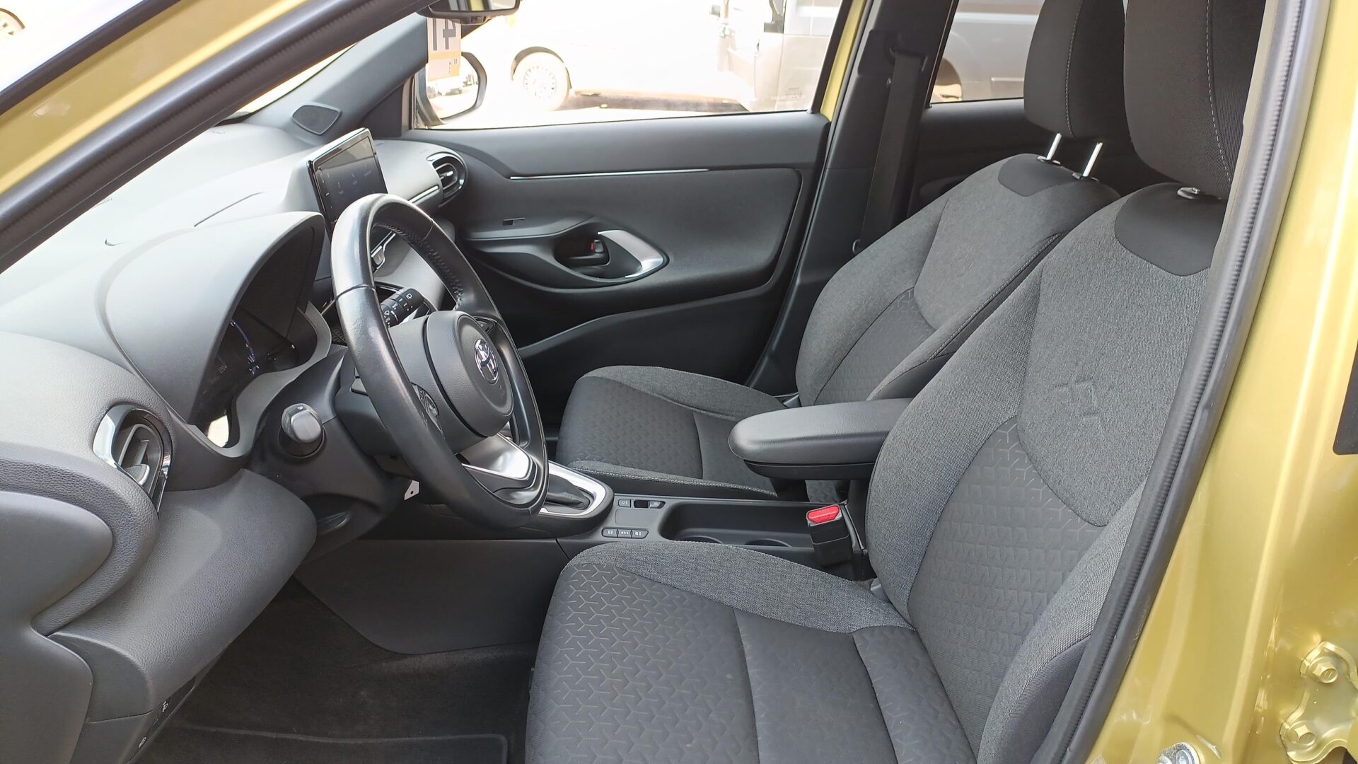 Toyota Yaris Cross - zdjęcie 15