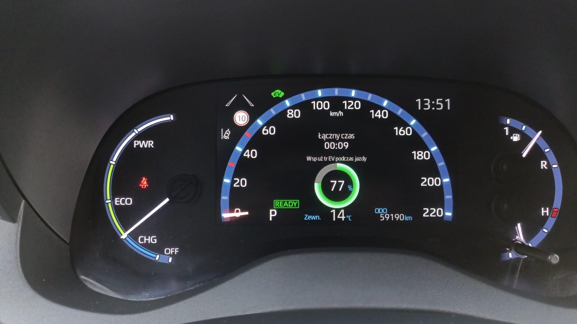 Toyota Yaris Cross - zdjęcie 17