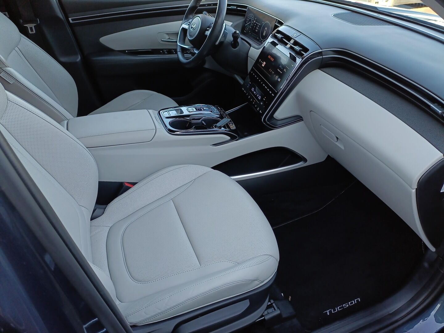 Hyundai Tucson - zdjęcie 11