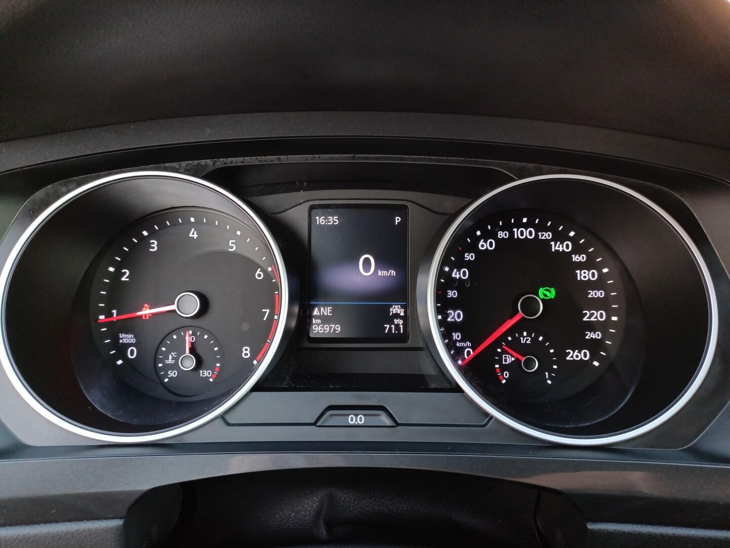 Volkswagen Tiguan - zdjęcie 14