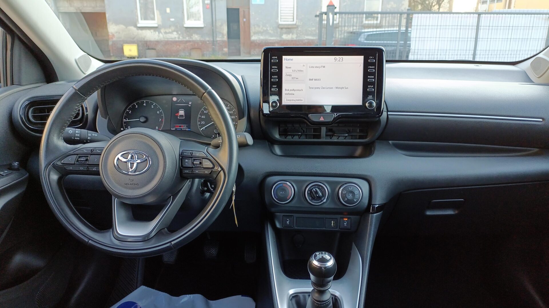 Toyota Yaris - zdjęcie 11