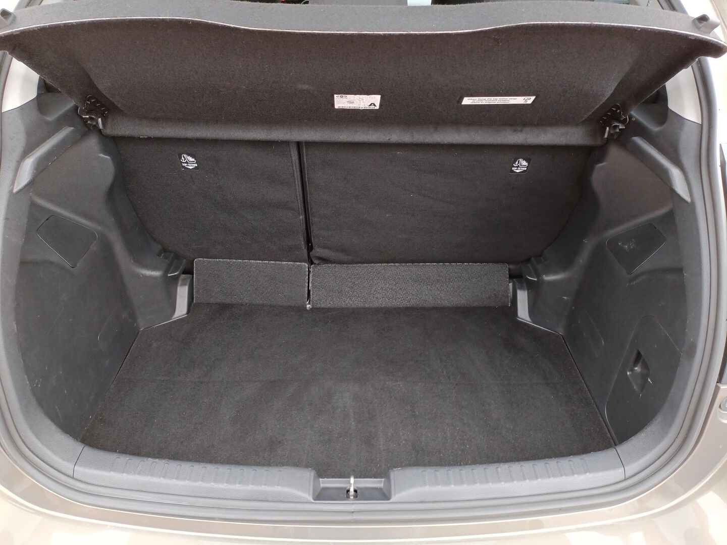 Toyota Yaris - zdjęcie 13