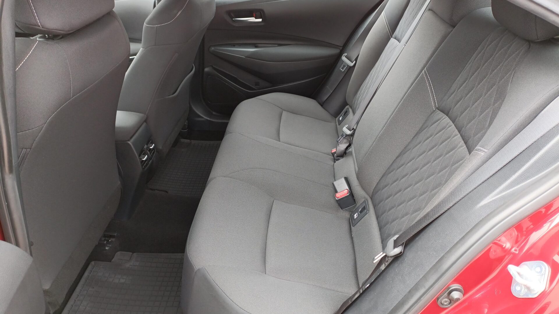 Toyota Corolla - zdjęcie 11