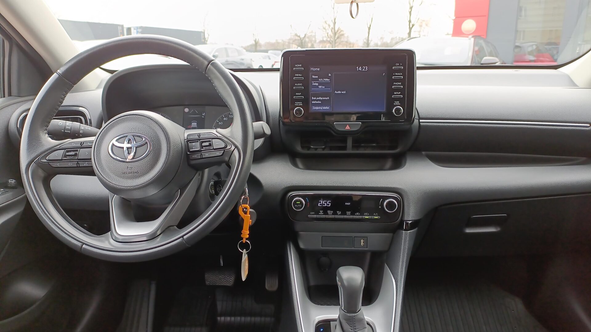 Toyota Yaris - zdjęcie 9