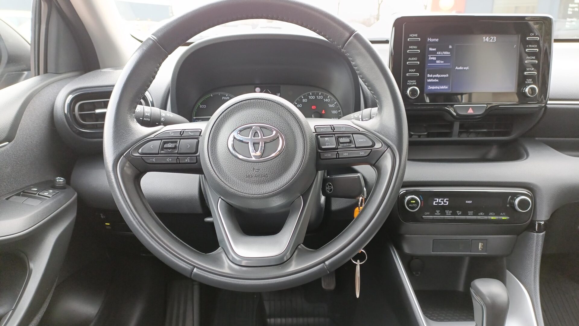 Toyota Yaris - zdjęcie 14