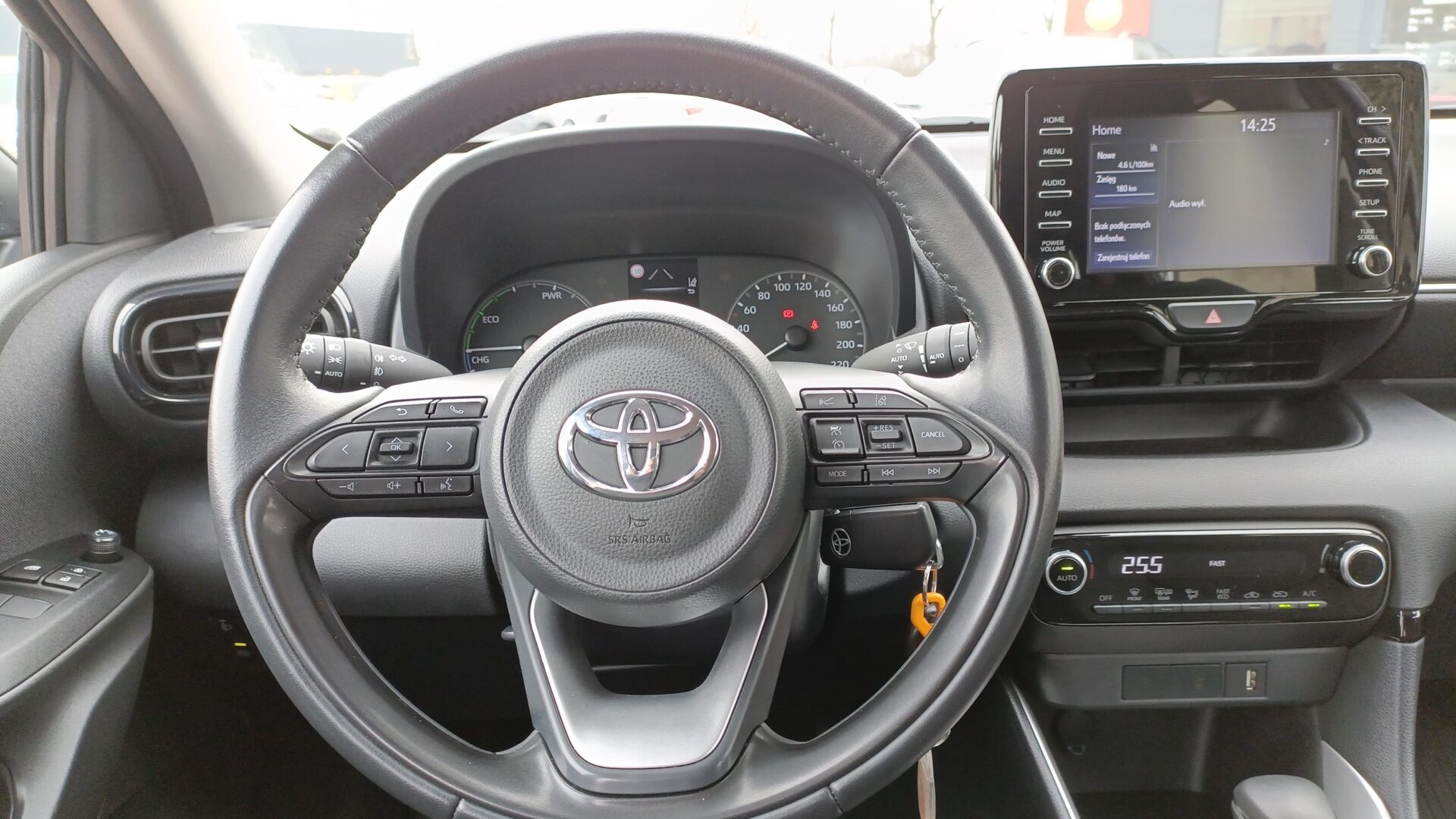 Toyota Yaris - zdjęcie 15