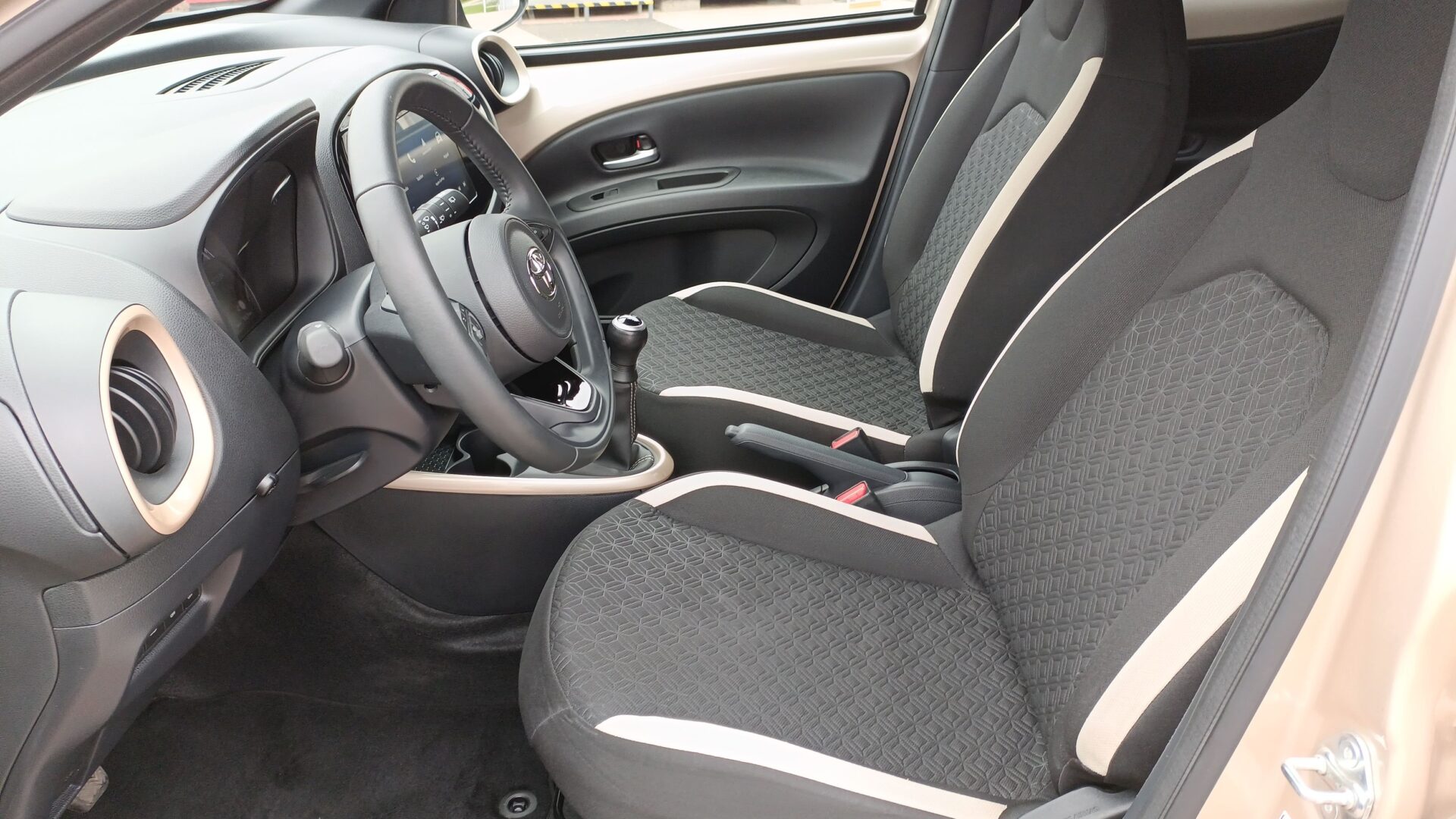 Toyota Aygo X - zdjęcie 10