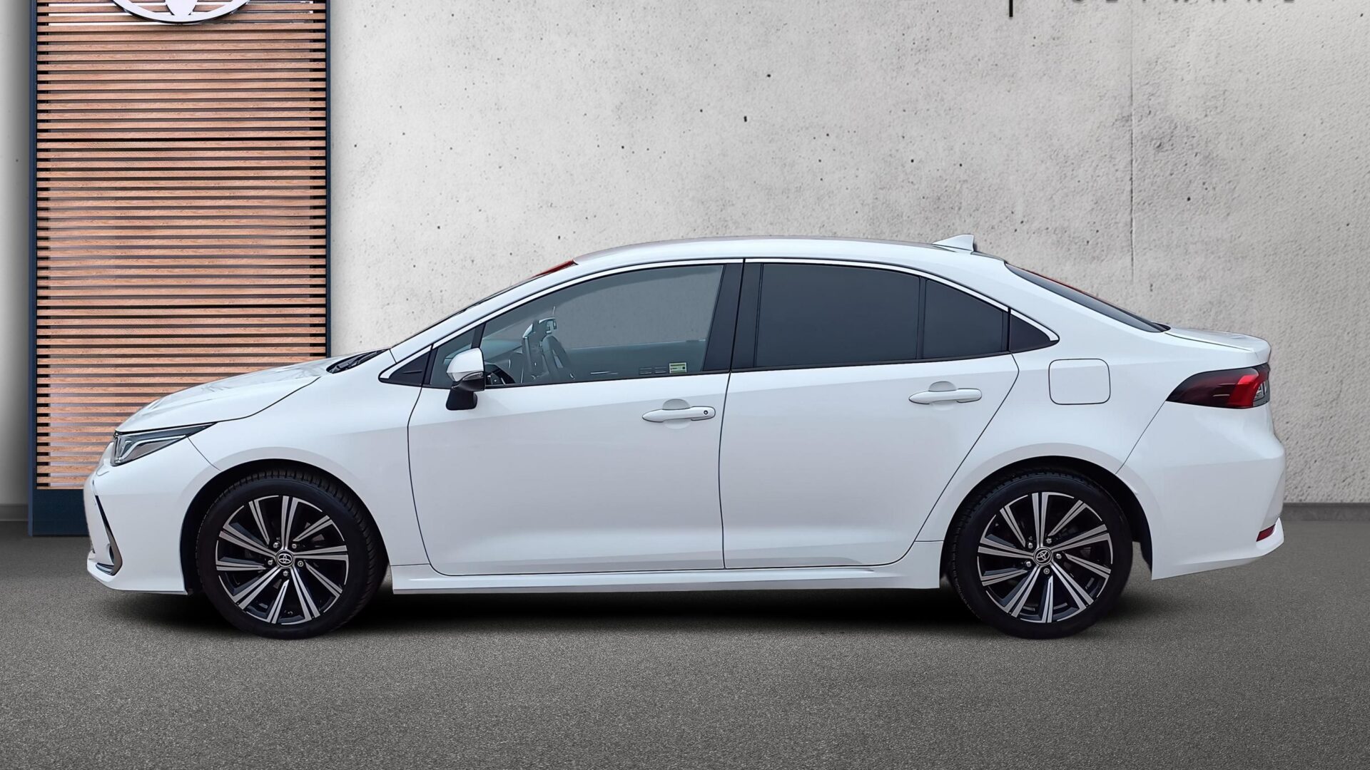 Toyota Corolla - zdjęcie 5