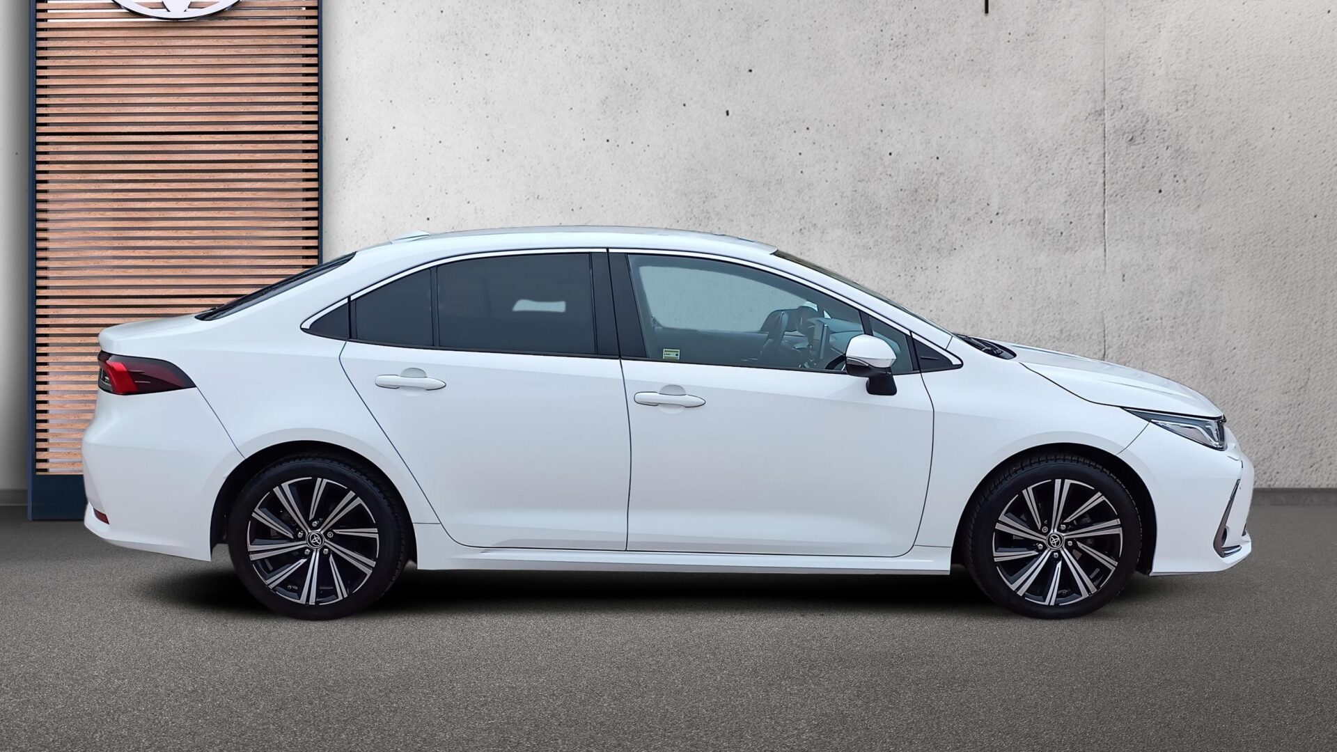 Toyota Corolla - zdjęcie 4