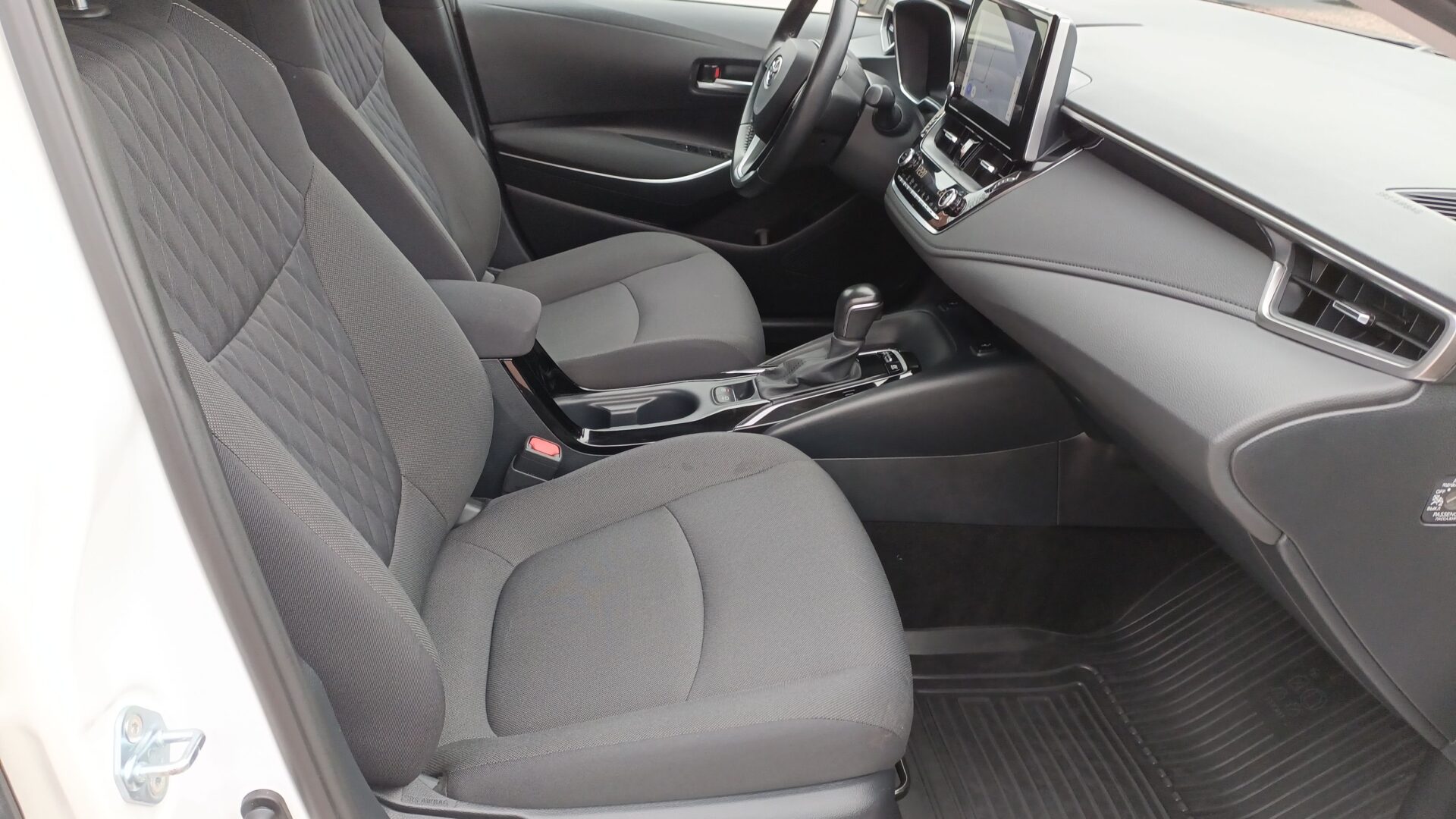 Toyota Corolla - zdjęcie 12