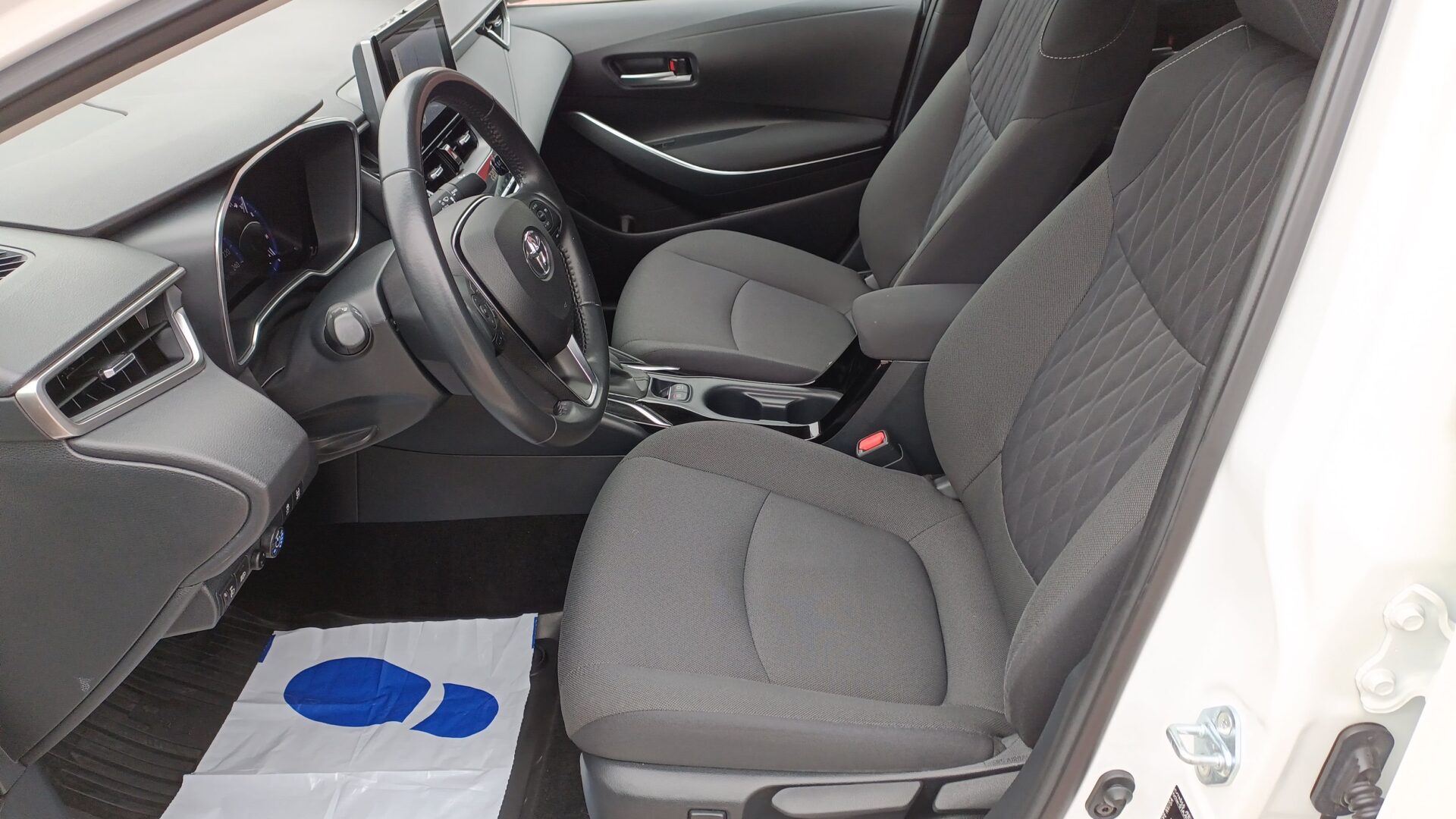 Toyota Corolla - zdjęcie 10