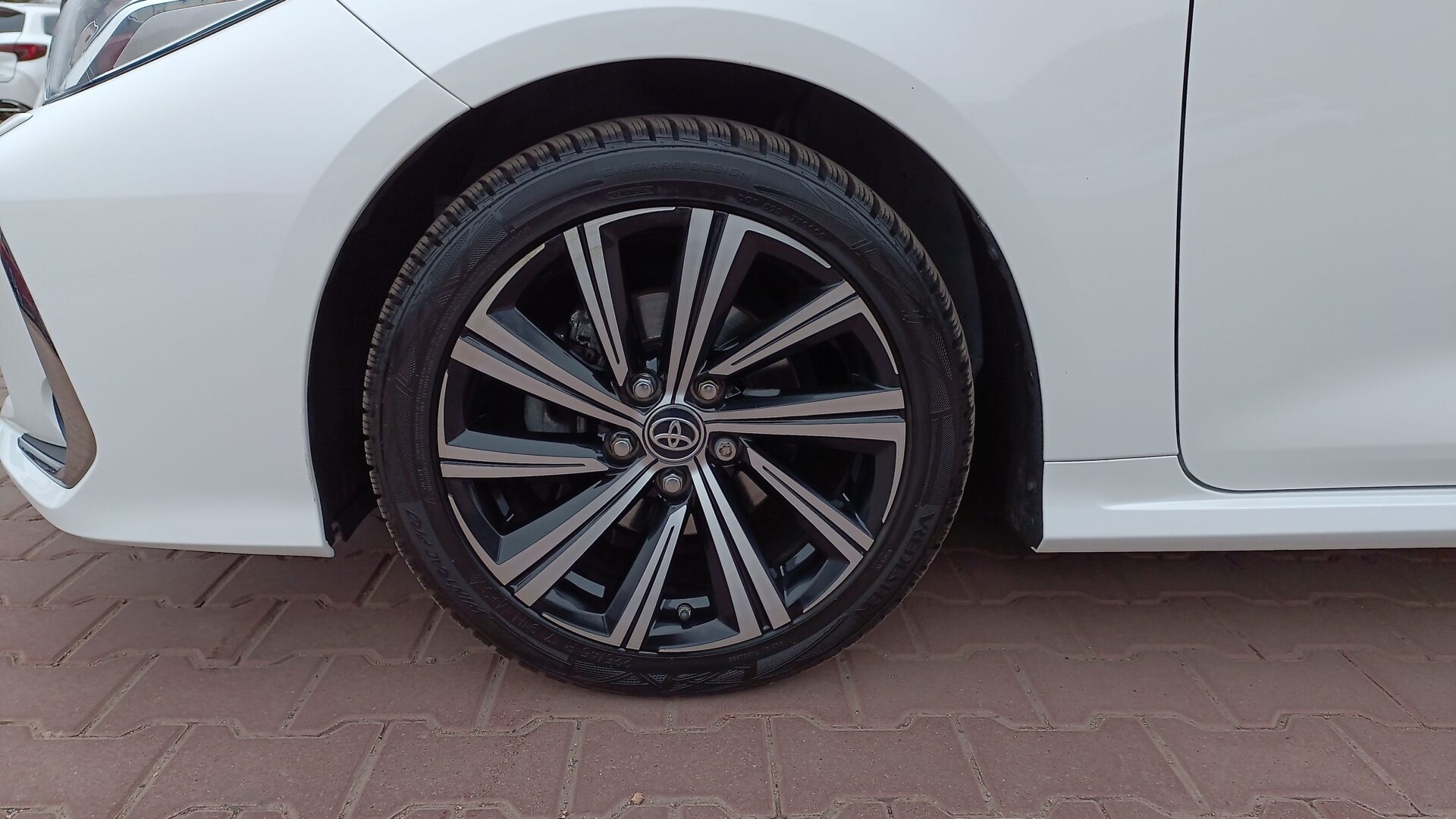 Toyota Corolla - zdjęcie 19