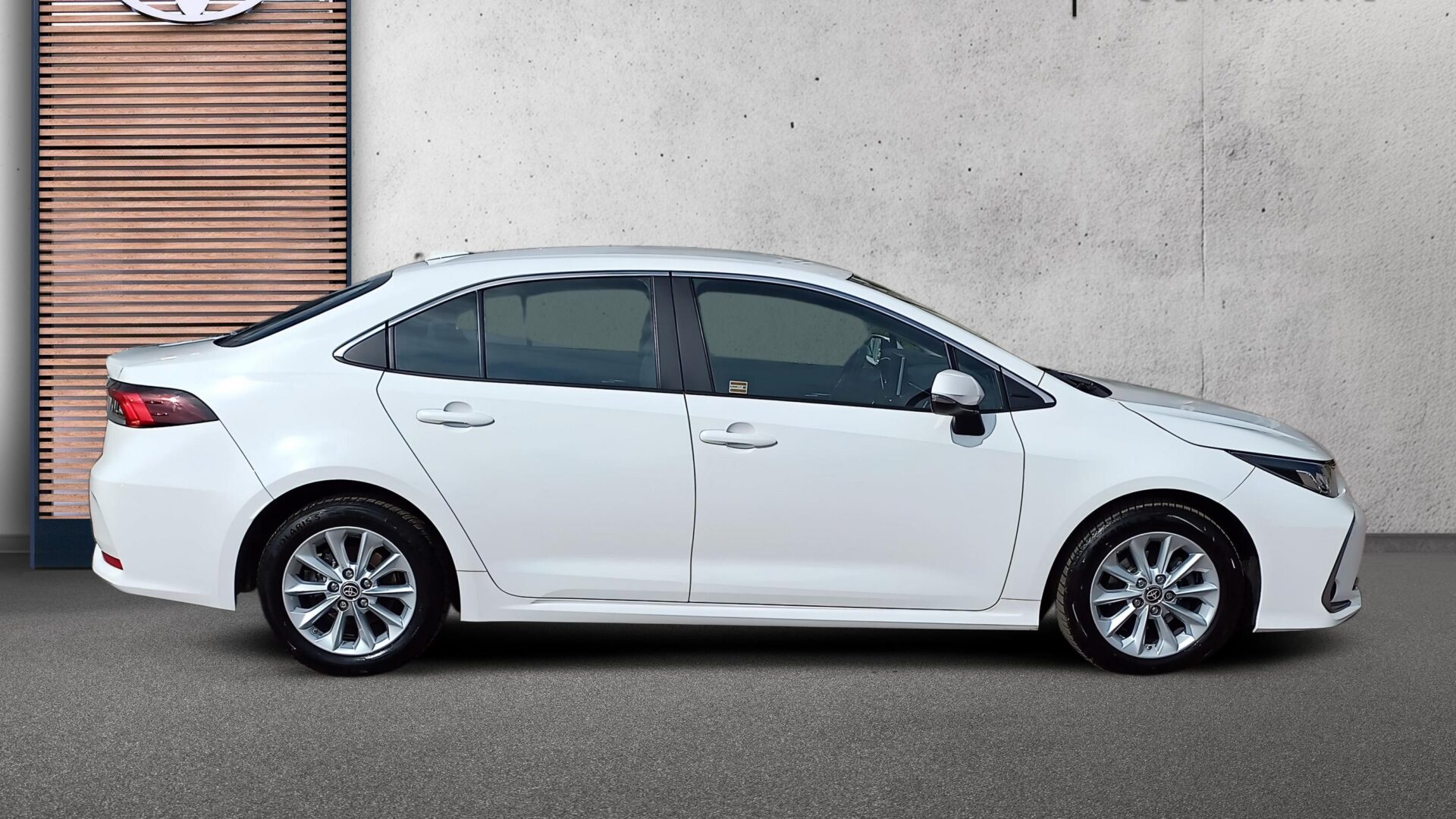 Toyota Corolla - zdjęcie 6