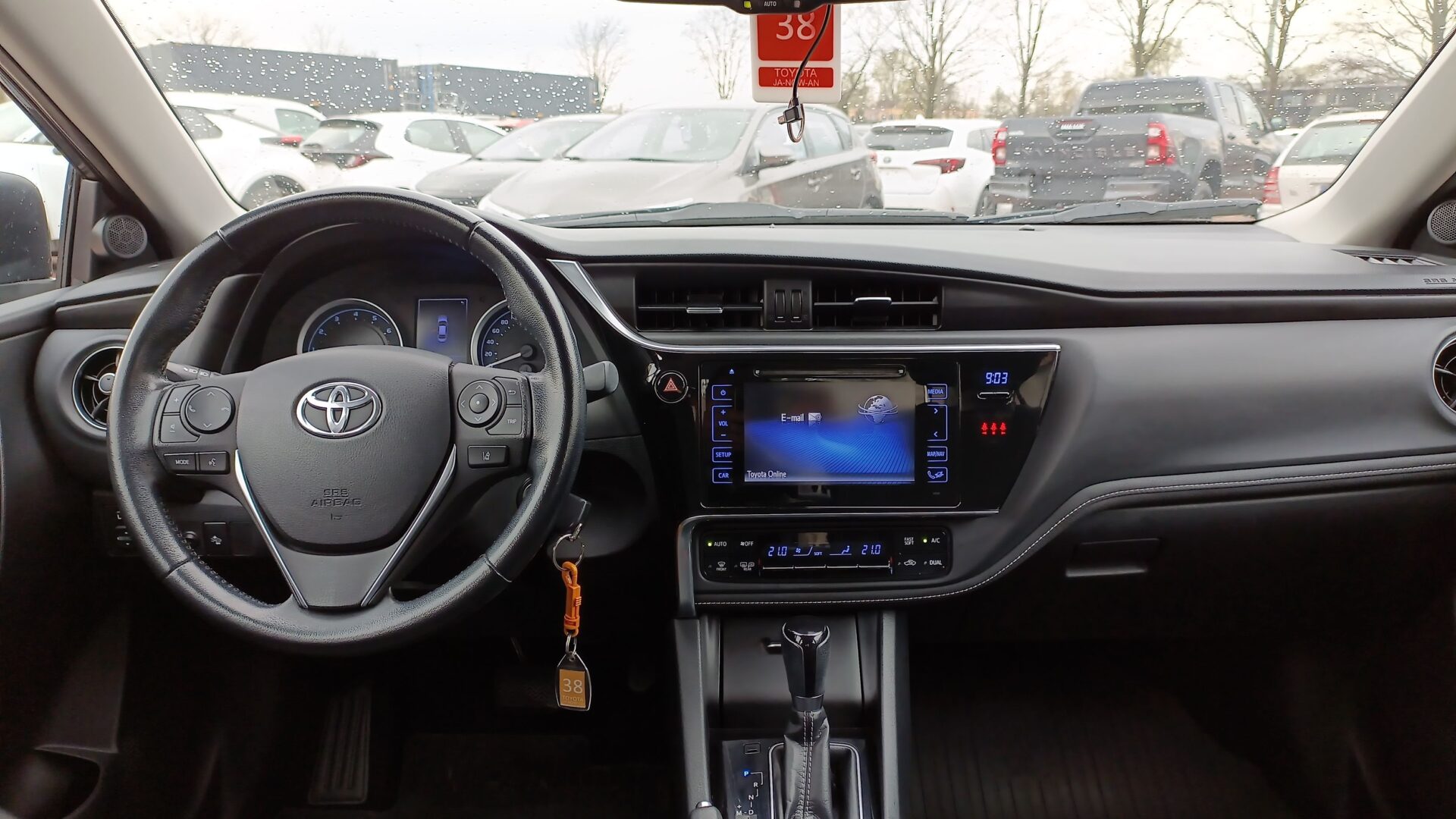 Toyota Corolla - zdjęcie 13