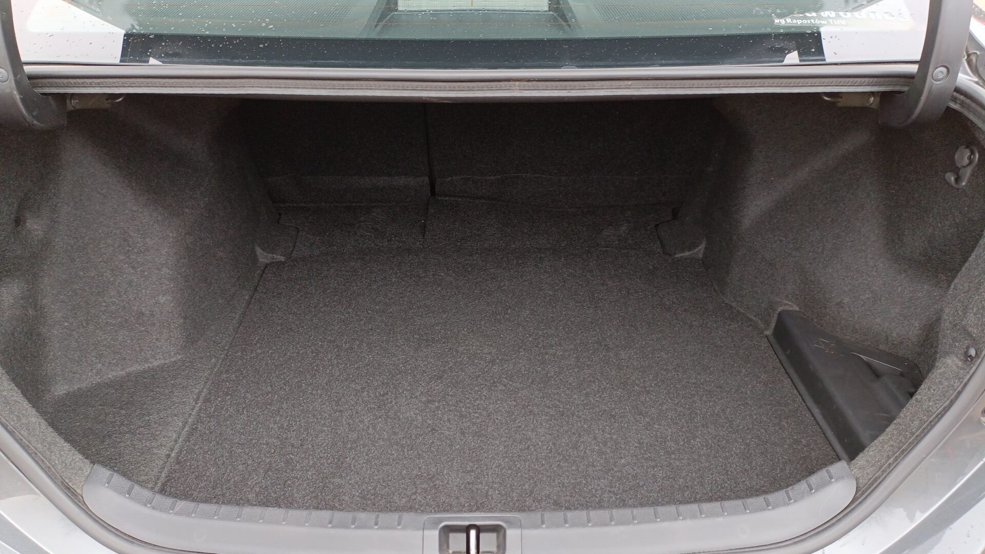 Toyota Corolla - zdjęcie 18