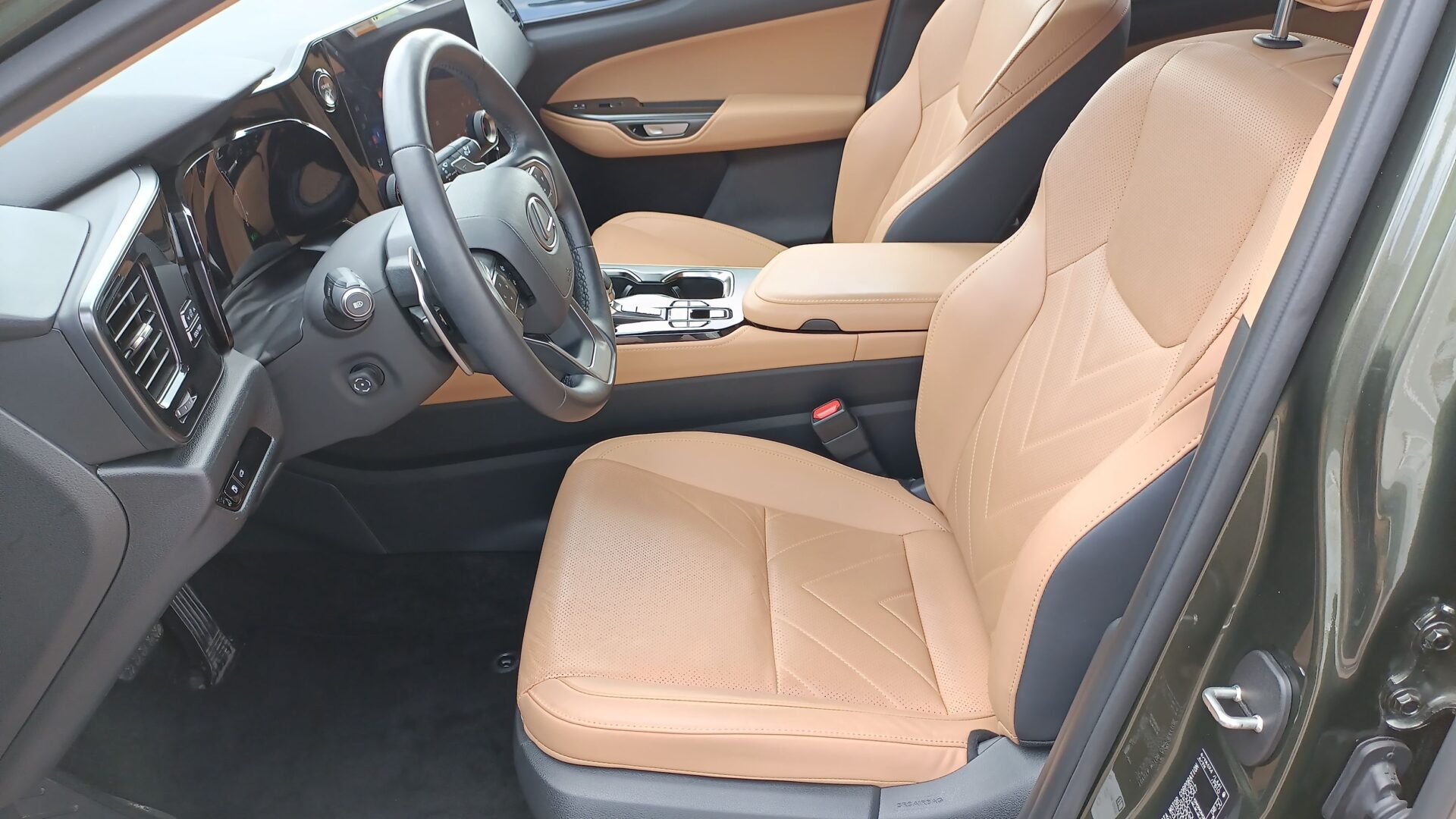 Lexus NX - zdjęcie 9