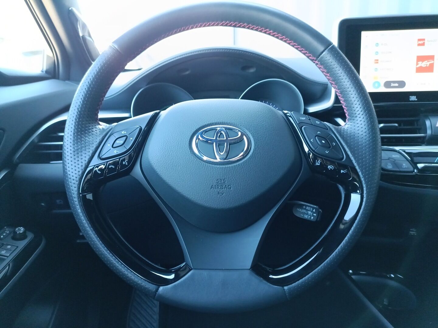 Toyota C-HR - zdjęcie 15