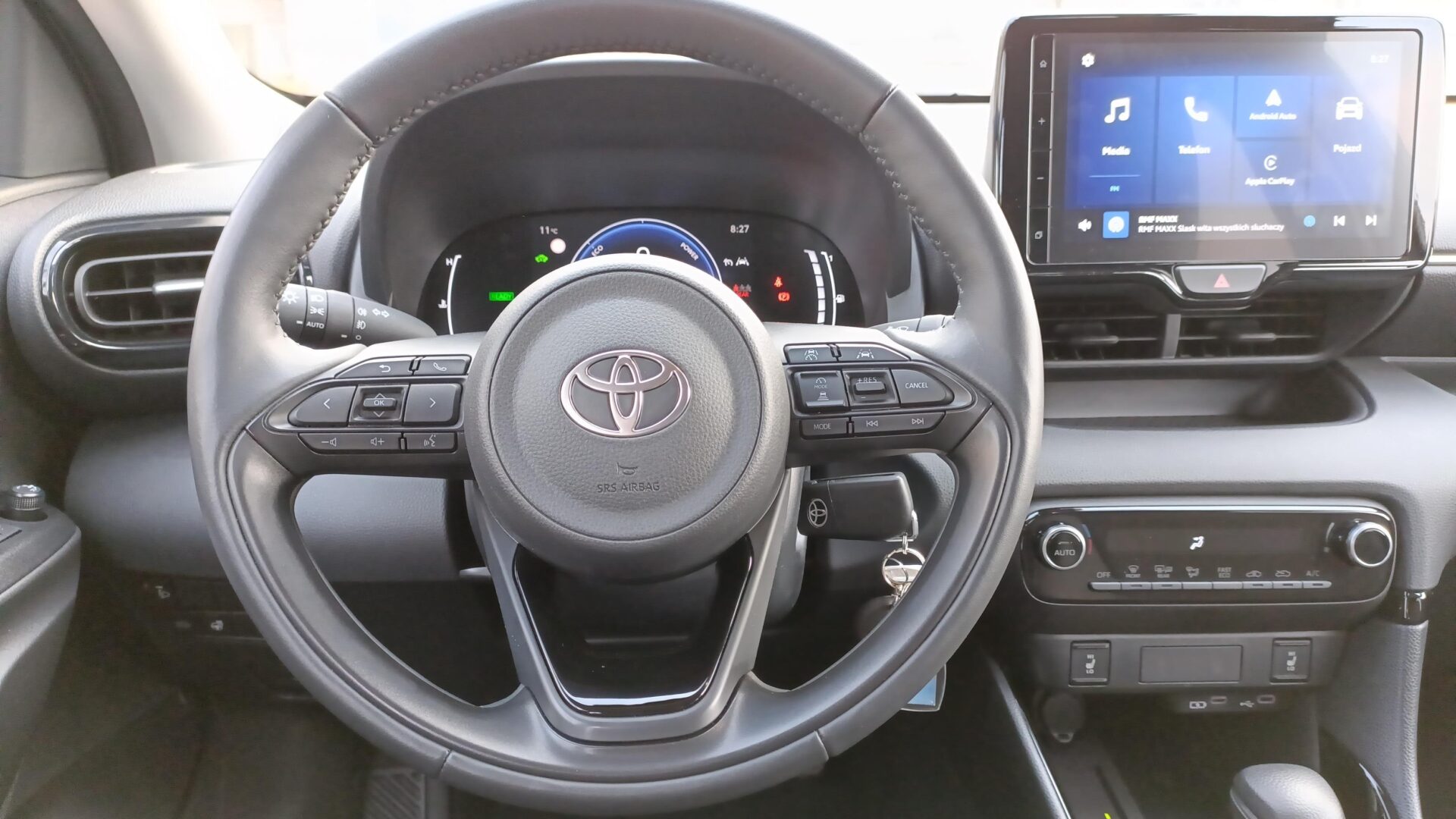 Toyota Yaris - zdjęcie 12
